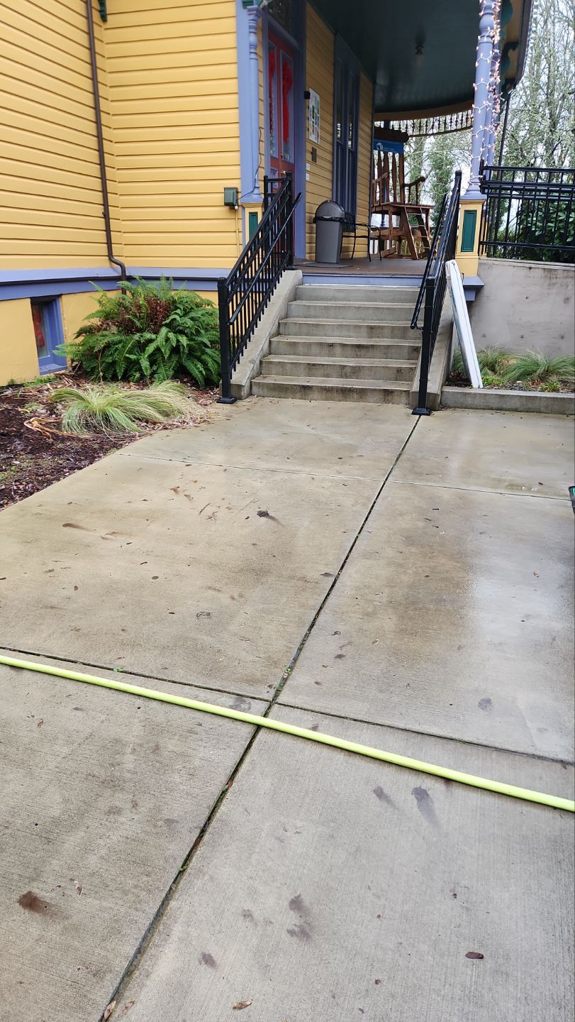 Gilbert House Children's Museum by Willamette Outdoor Wash LLC
