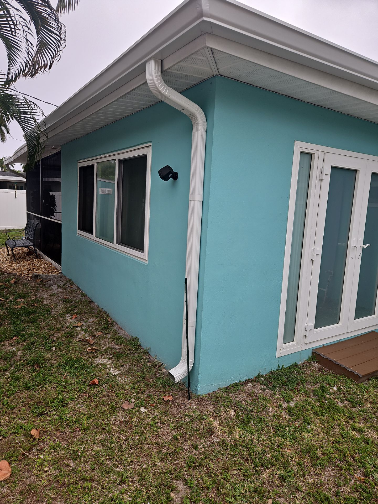 White K Style Seamless Gutters using 6 Inch Seamless Gutters with Downspouts in Fort Myers FL by Gutter Professors
