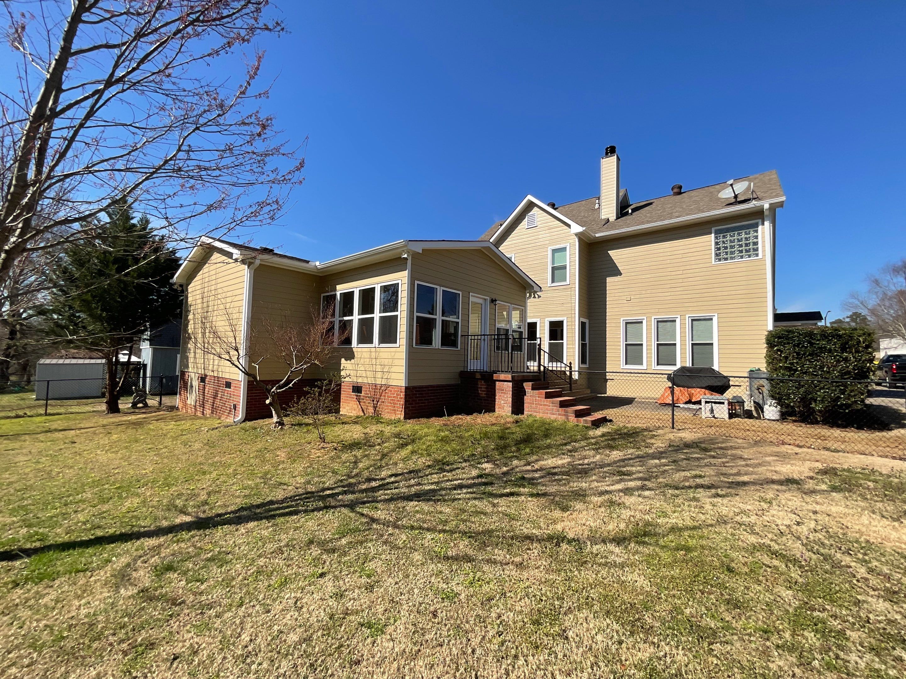 Exterior Siding and Trim Painting Project in Cartersville by Swift Home Renovations