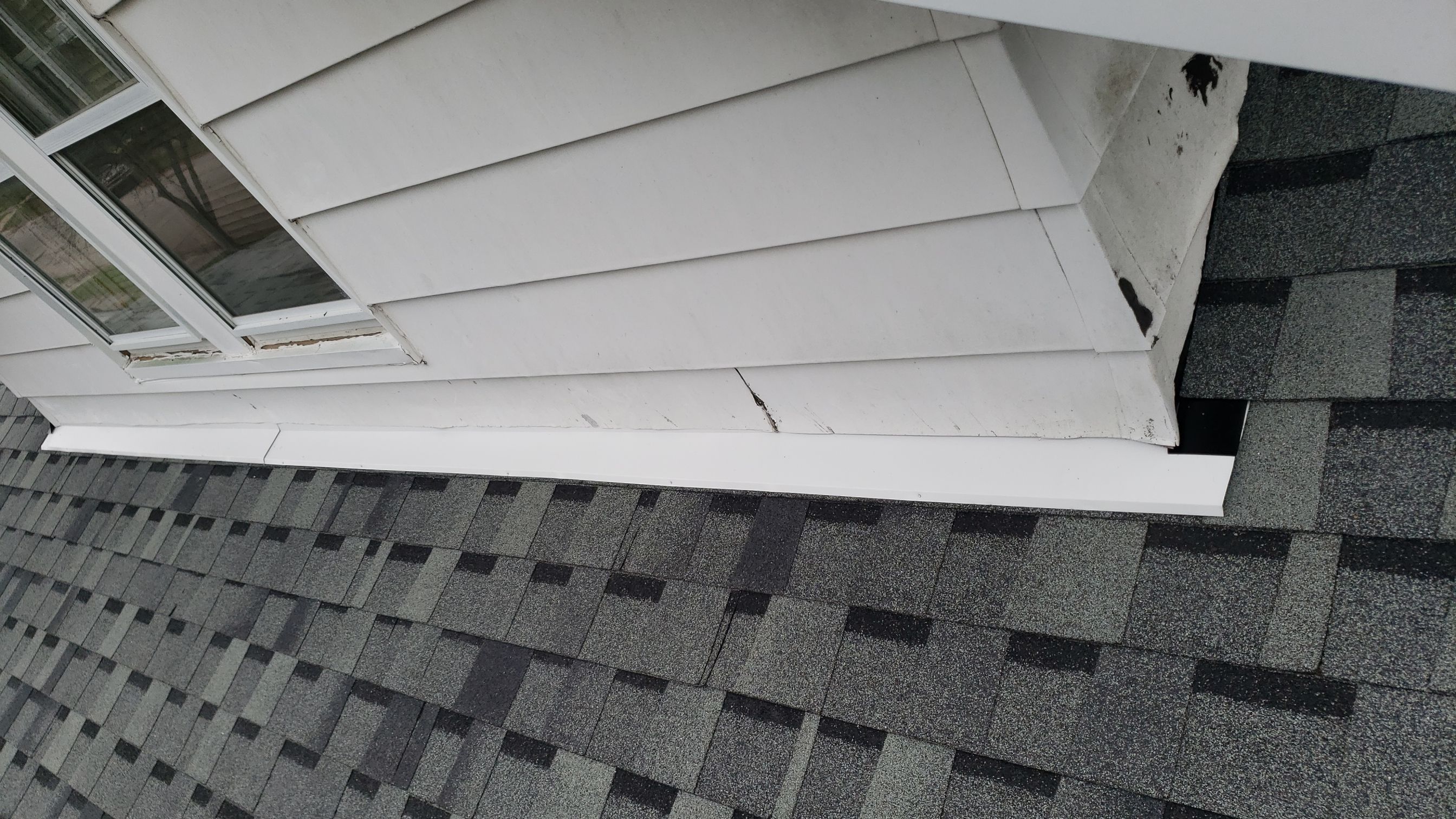 ATLAS PINNACLE COLOR: HEARTHSTONE DRIP EDGE: WHITE by Eagle Eye Roofing