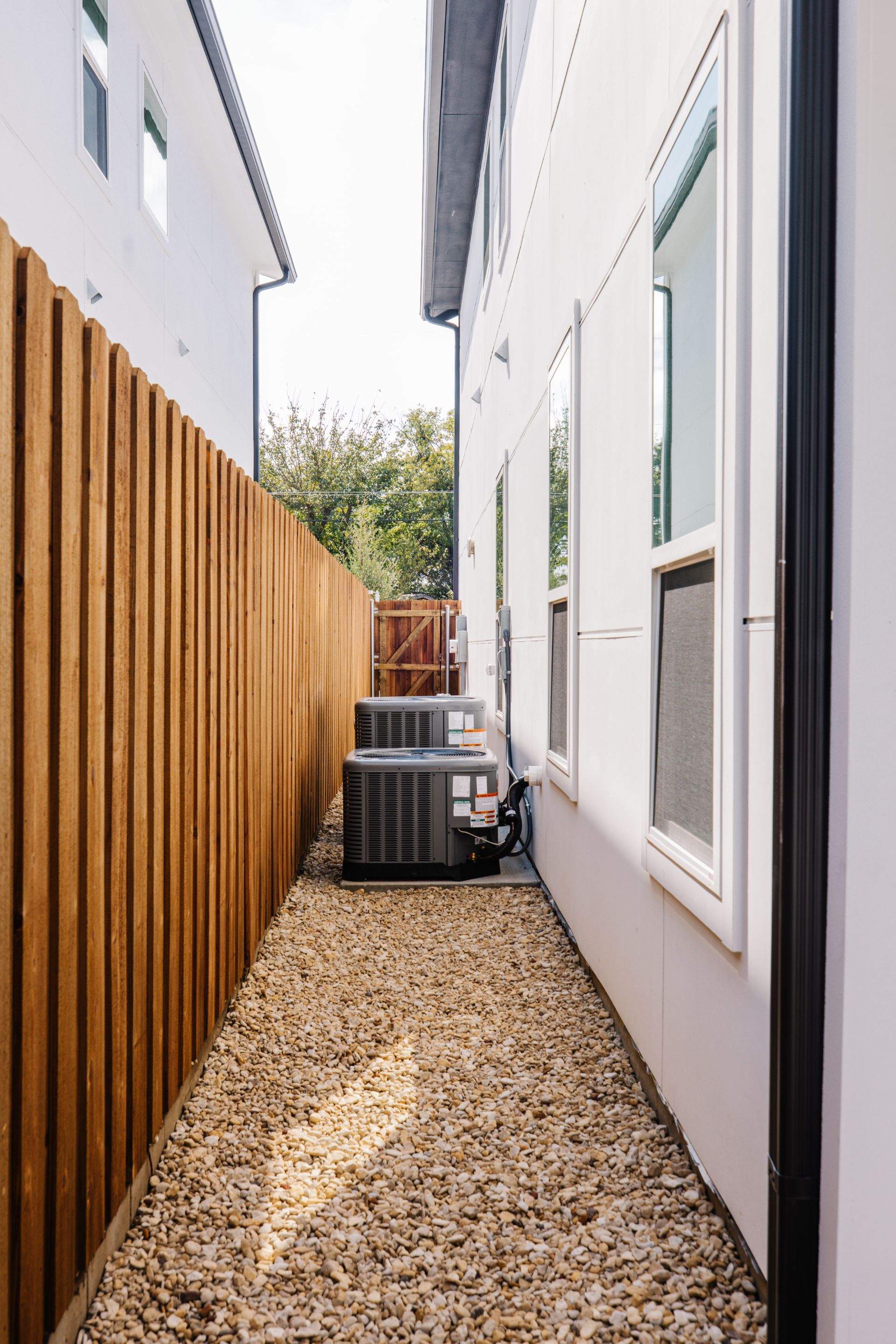 Ledbetter Project (Duplex New Construction) by HOMES BY JAR