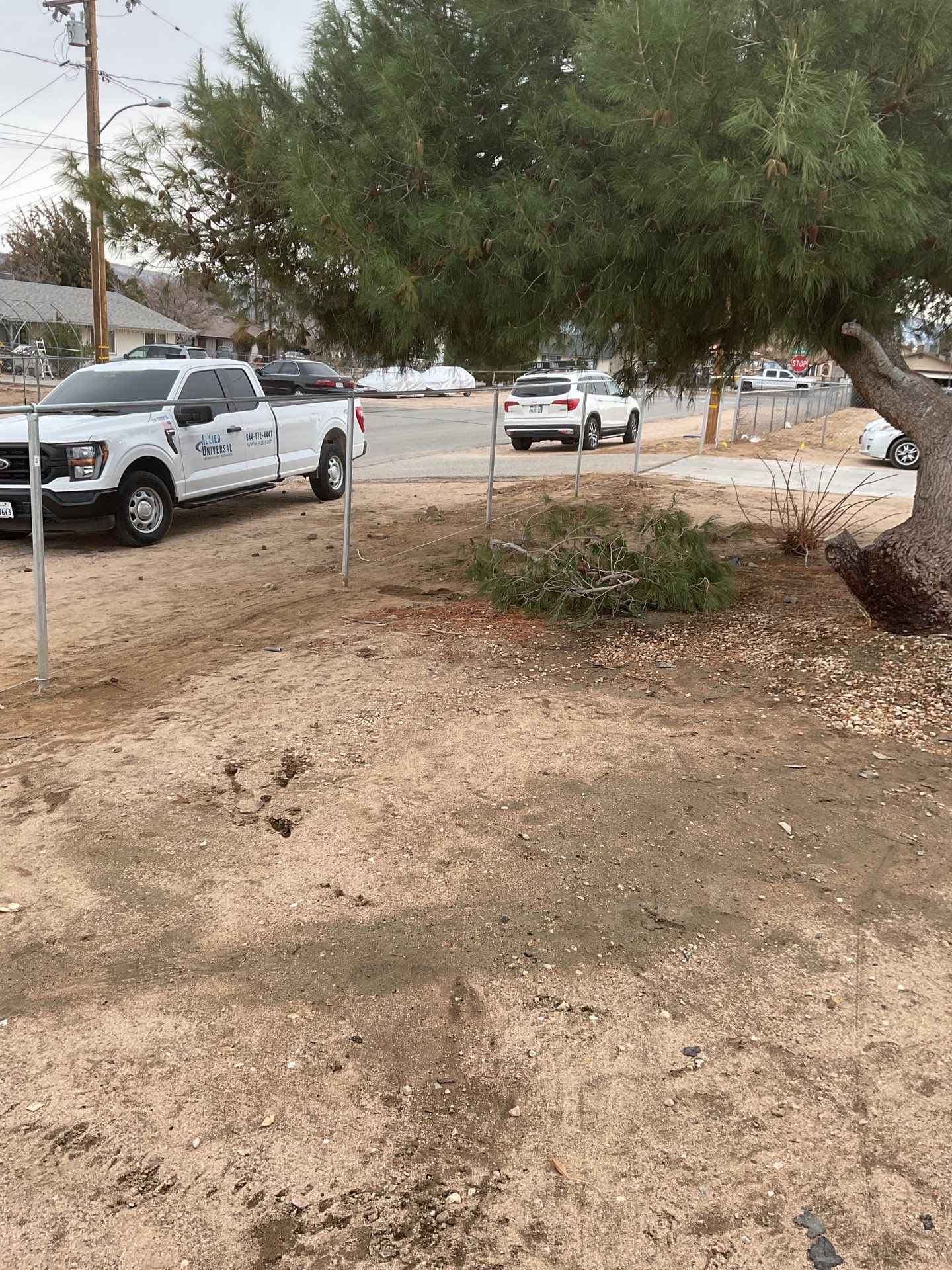 Fence Installation using chain -link by Fence Guys Inc.