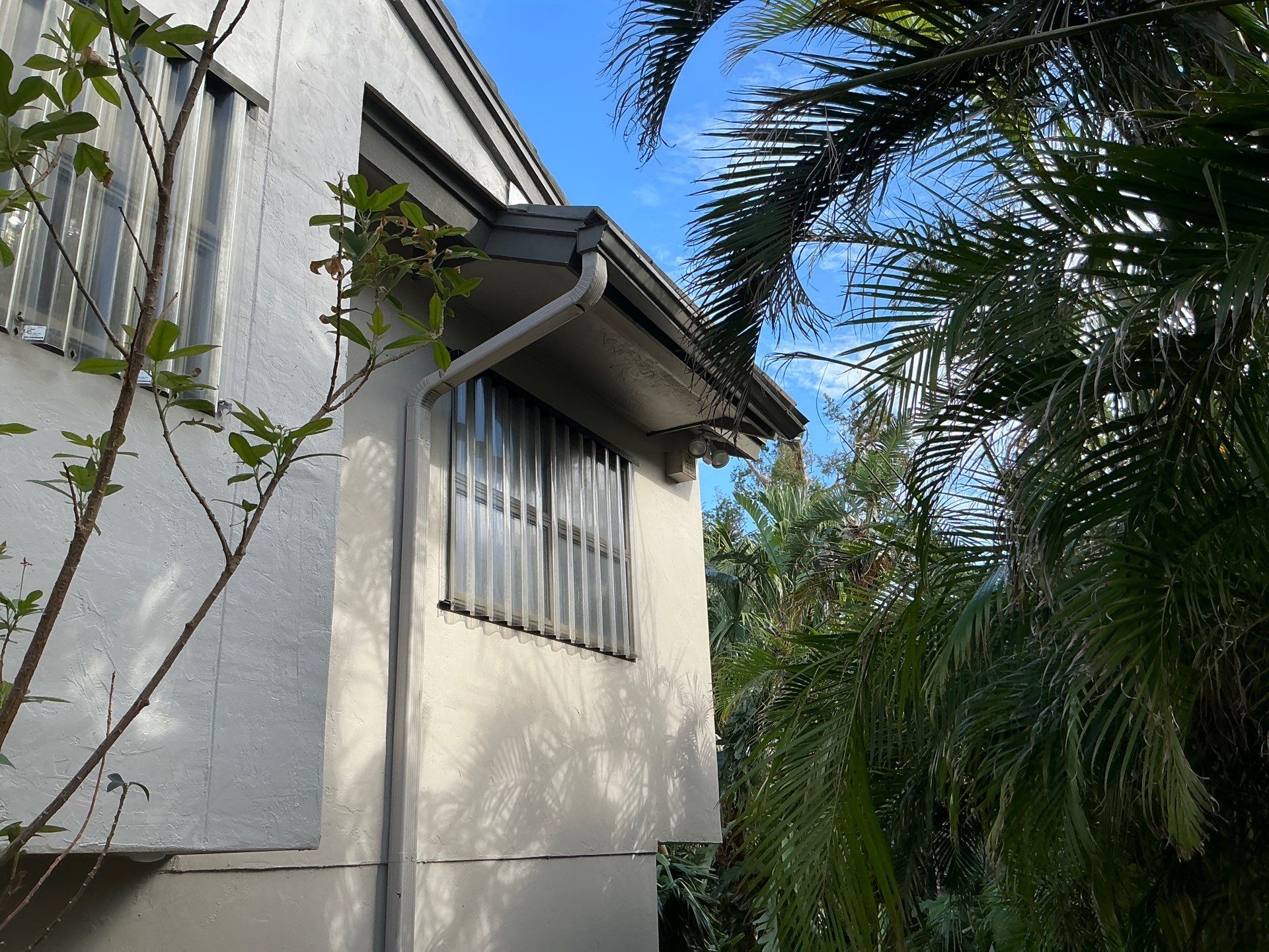 7-Inch K-Style Seamless Gutters in Longboat Key FL by Gutter Professors