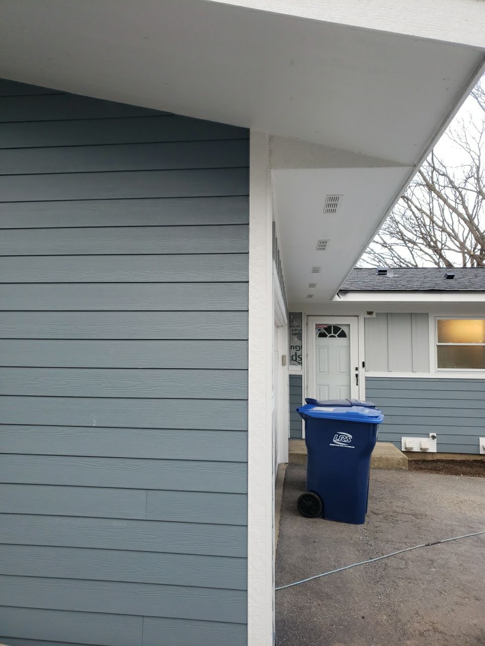 James Hardie Siding Installation, Shingle Roof Replacement & Window Replacement by Custom Installations, Inc.