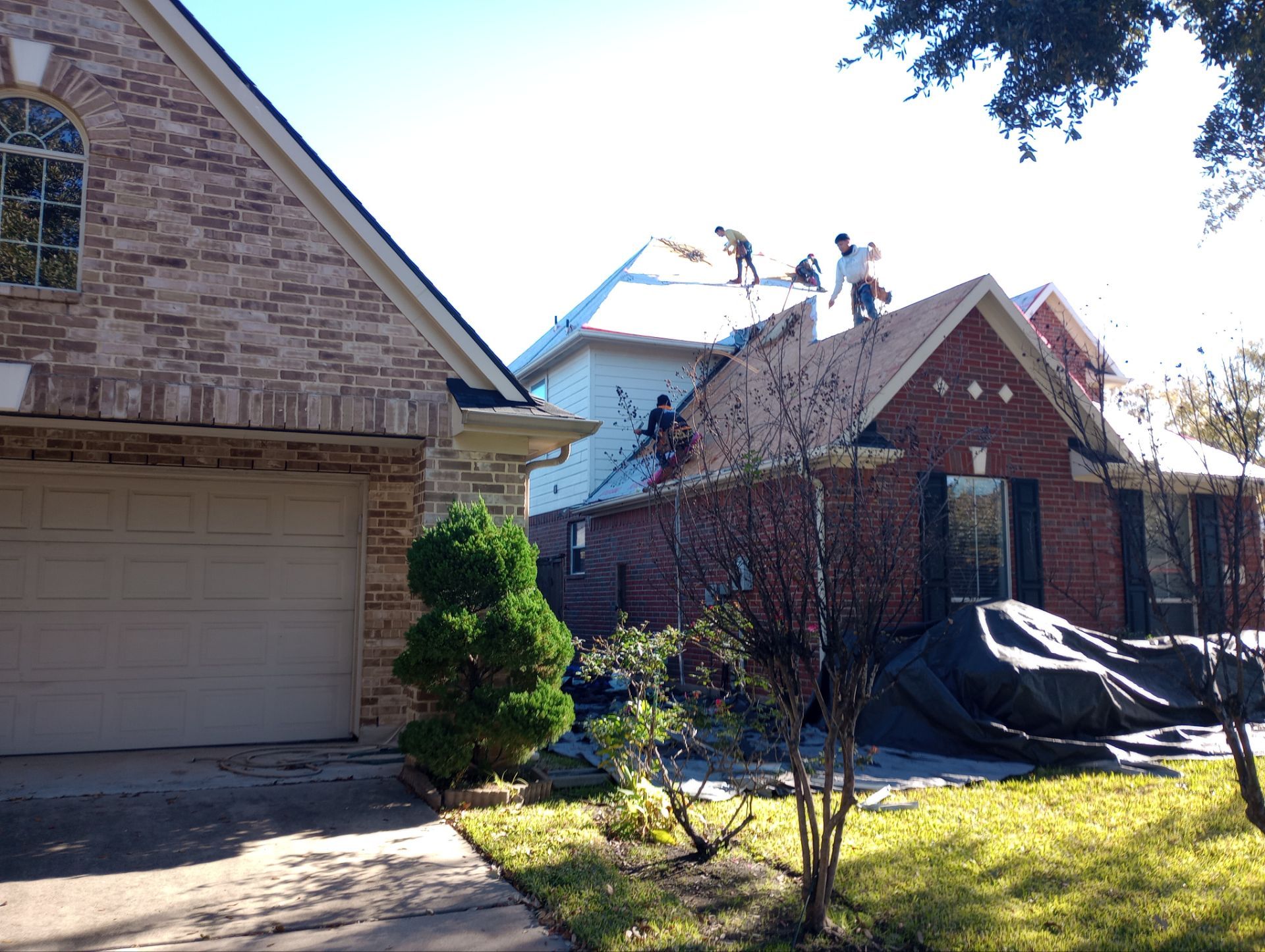 Residential Roofing Installation using Owen's Corning Duration (Lifetime) Shingles by Roof Repair Company