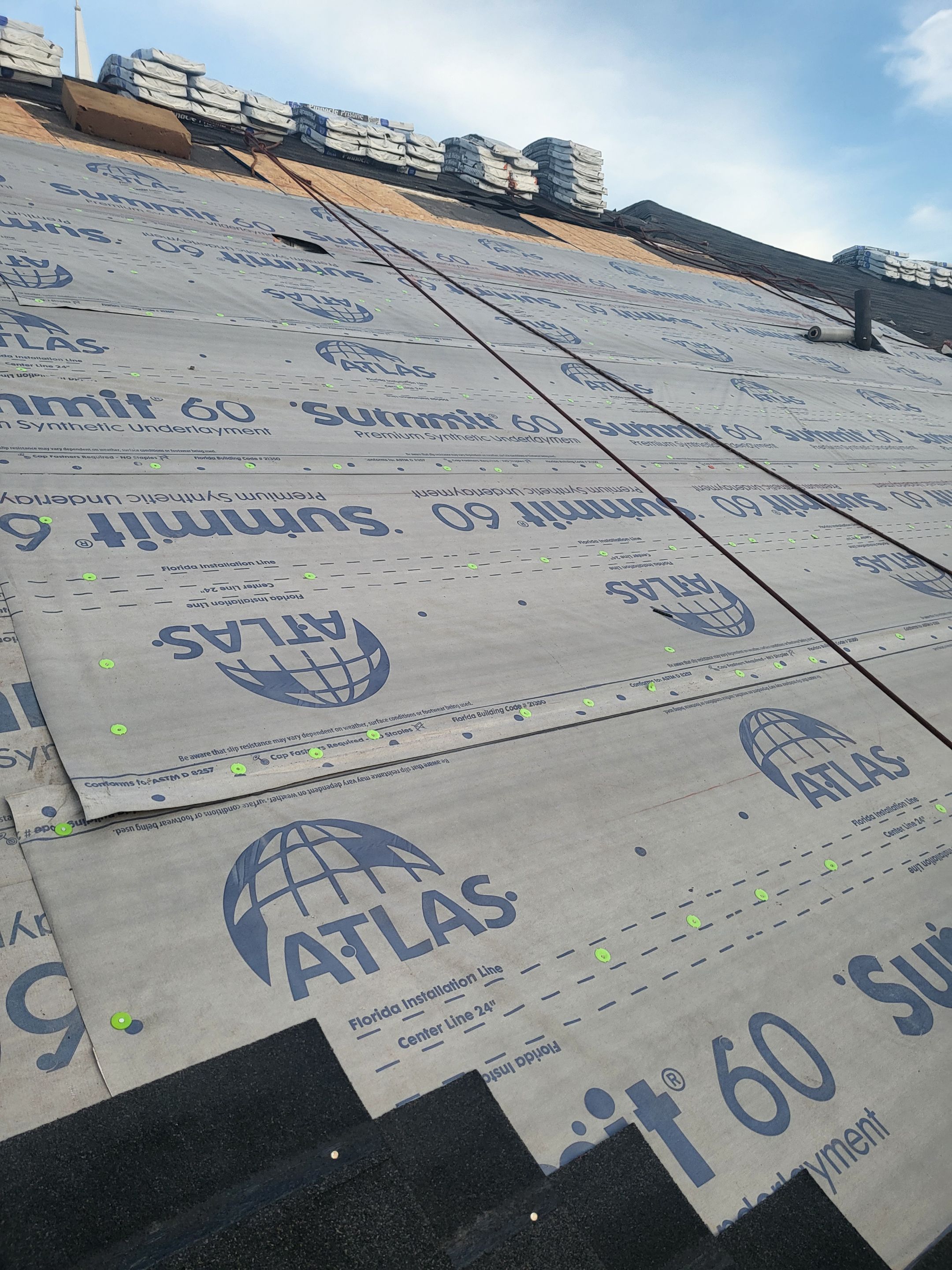 ATLAS PINNACLE COLOR: BLACK PRISTINE by Eagle Eye Roofing