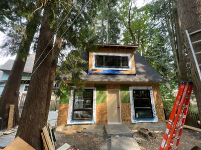 Residential Roofing Installation using OC Oakridge shingles