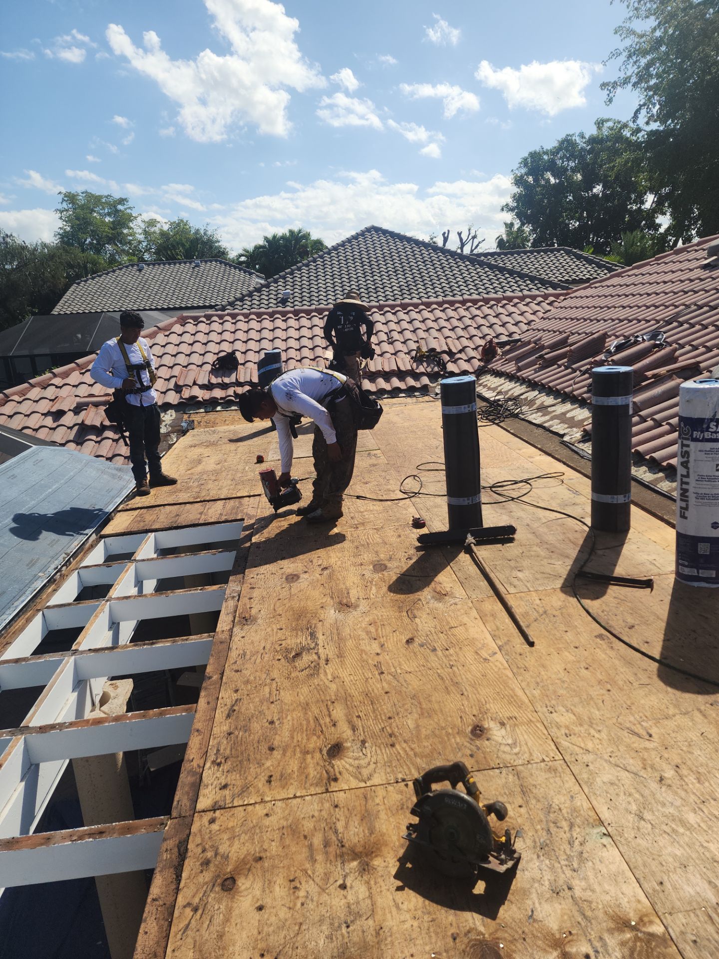 Flat Roof Replacement in Boca Raton – Quality, Integrity, and Expert Craftsmanship by Aastro Roofing