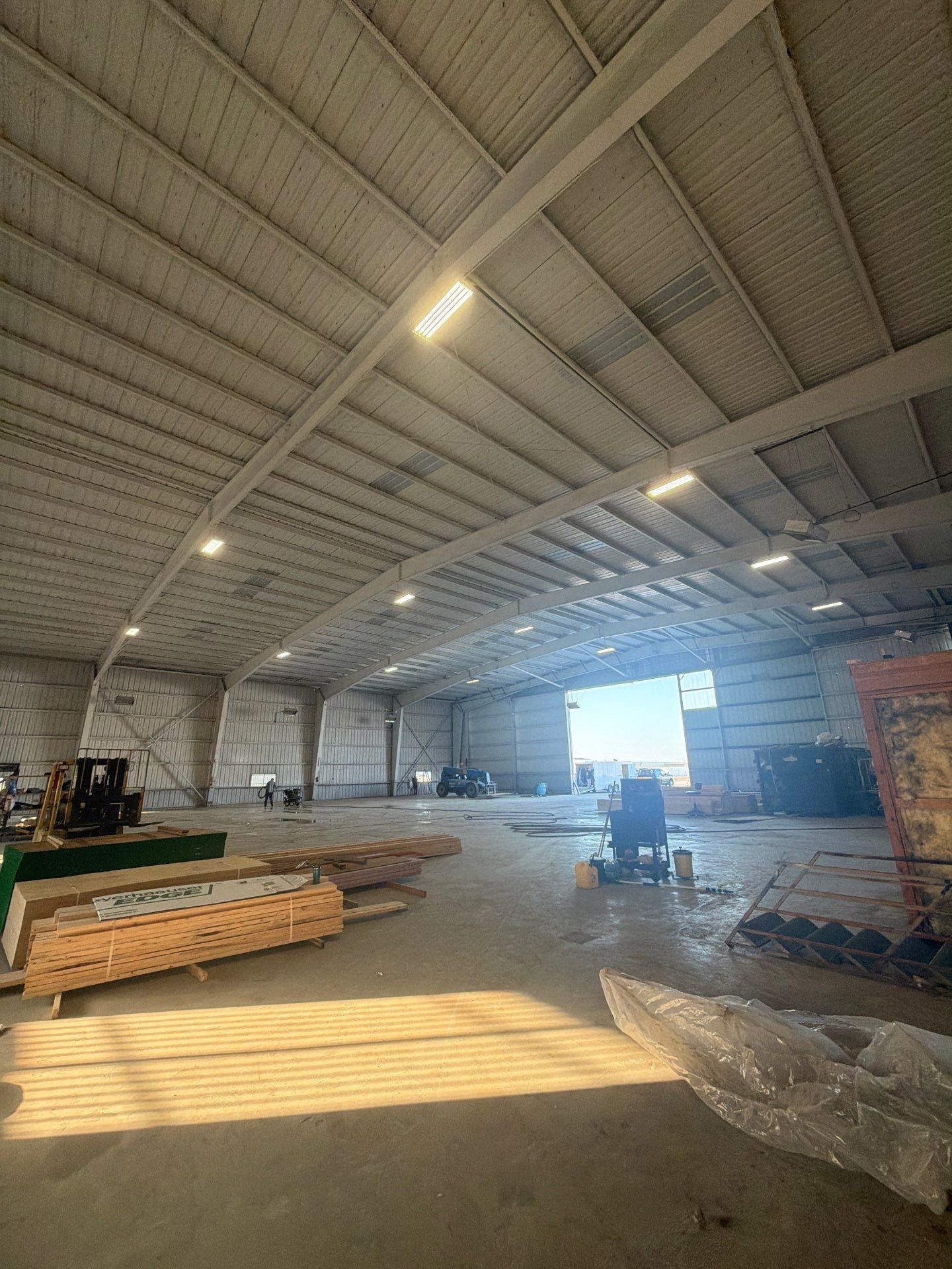 20,000 SF Airplane Hangar  by Apex Insulation Solutions