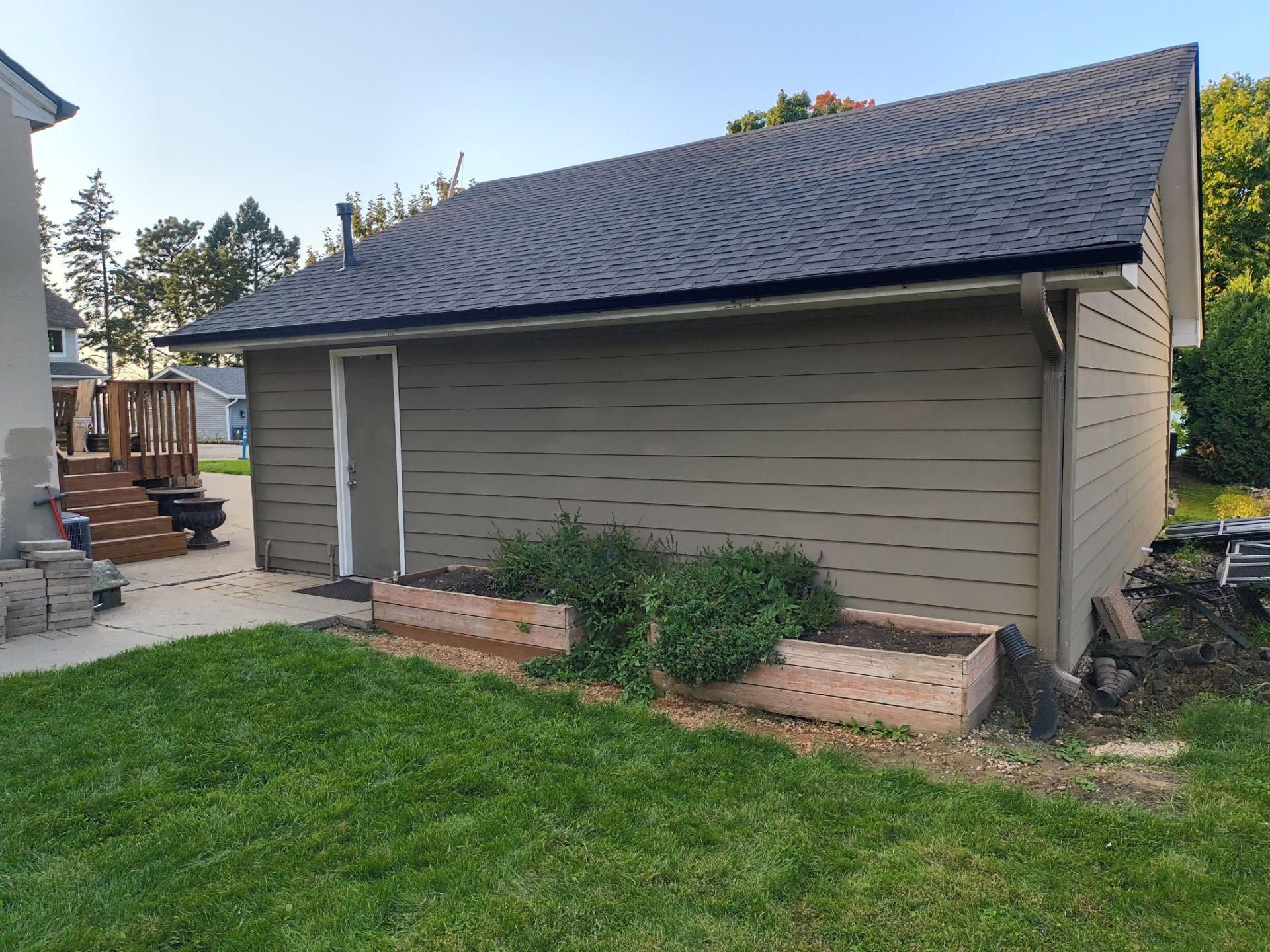 Title:  5- and 6-Inch Seamless by Next Level Seamless Gutters / Exteriors Inc.