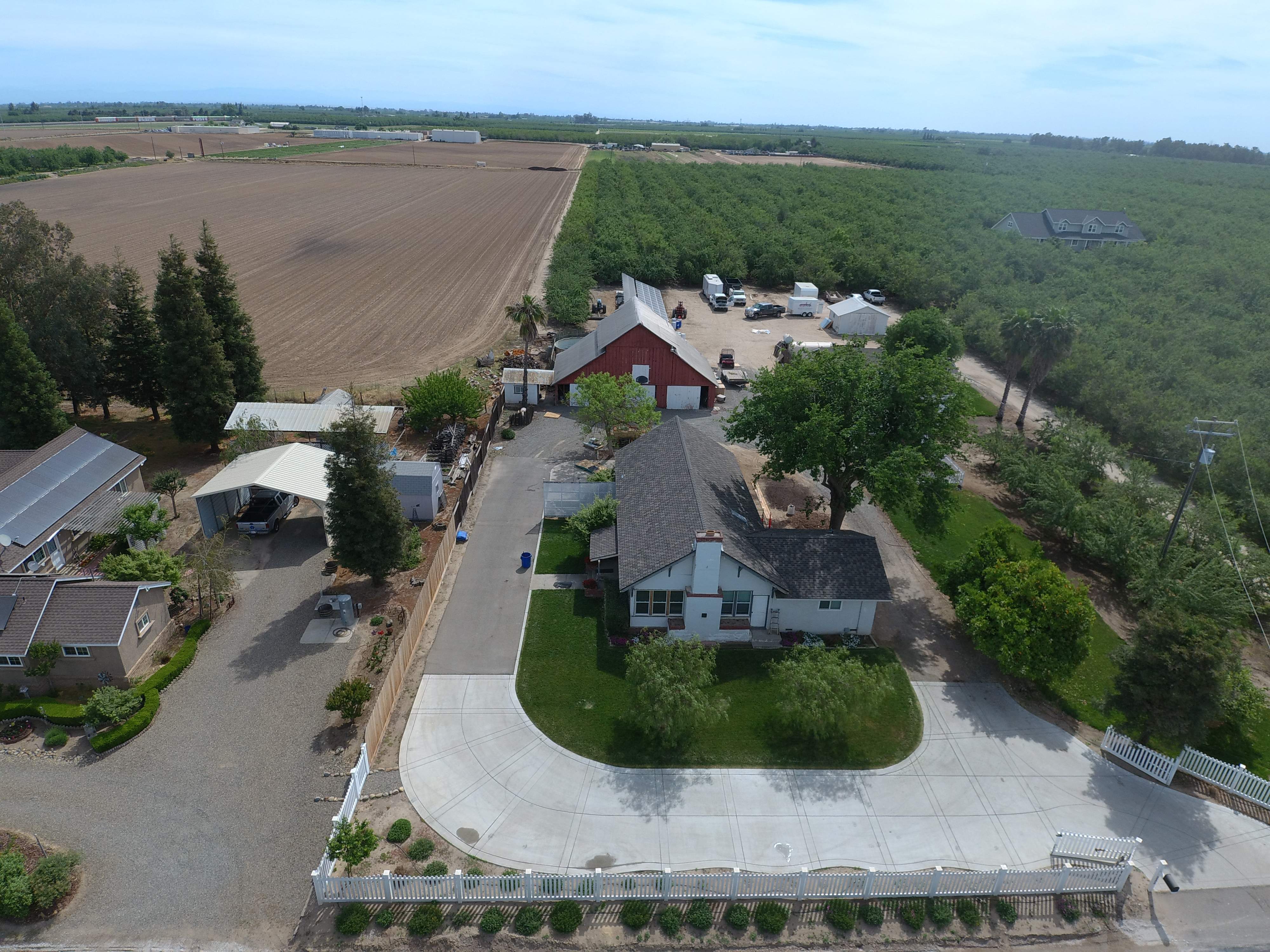 Residential Roofing Installation using Presidential type composition shingles by Straight Edge Roofing Inc