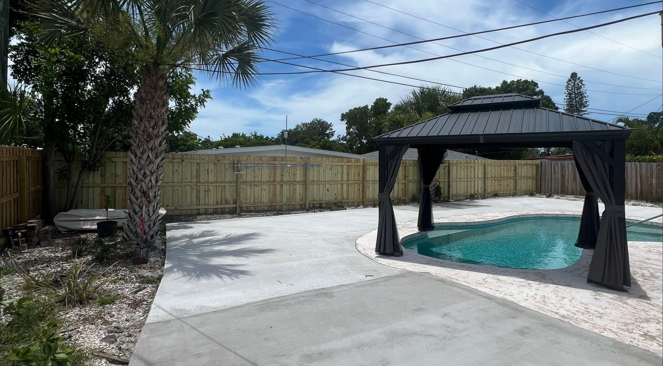 Bradenton, FL Wood Fence Installation using Board on Board Wood Fence by Asap fence and gates, LLC
