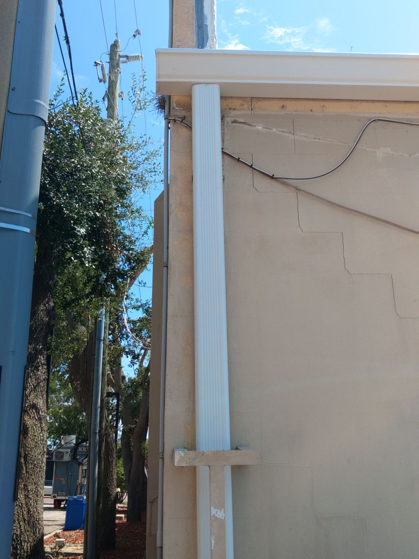 Commercial Gutters using 6 Inch Seamless Gutters in Sarasota FL by Gutter Professors