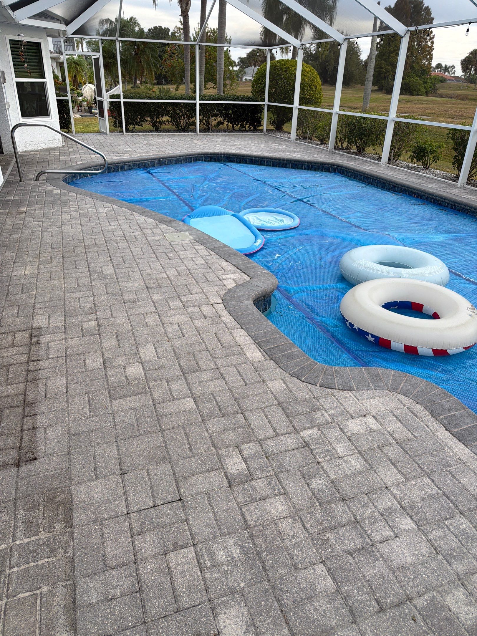 Paver Sealing for Screened Pool Deck in Sun City Center by Supreme Paver Experts