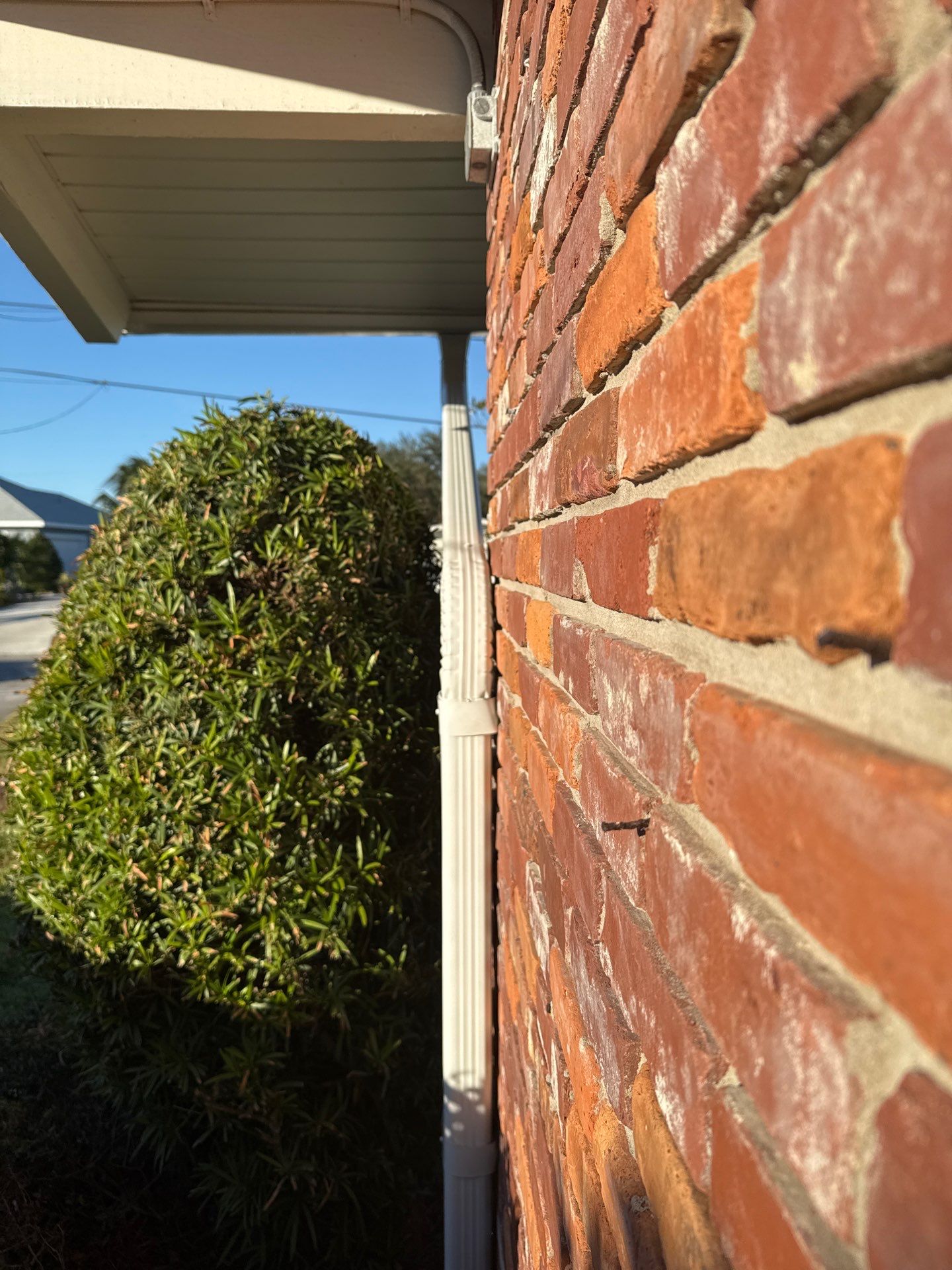 Splash Guard Gutters for Heavy Rain in Bradenton FL by Gutter Professors