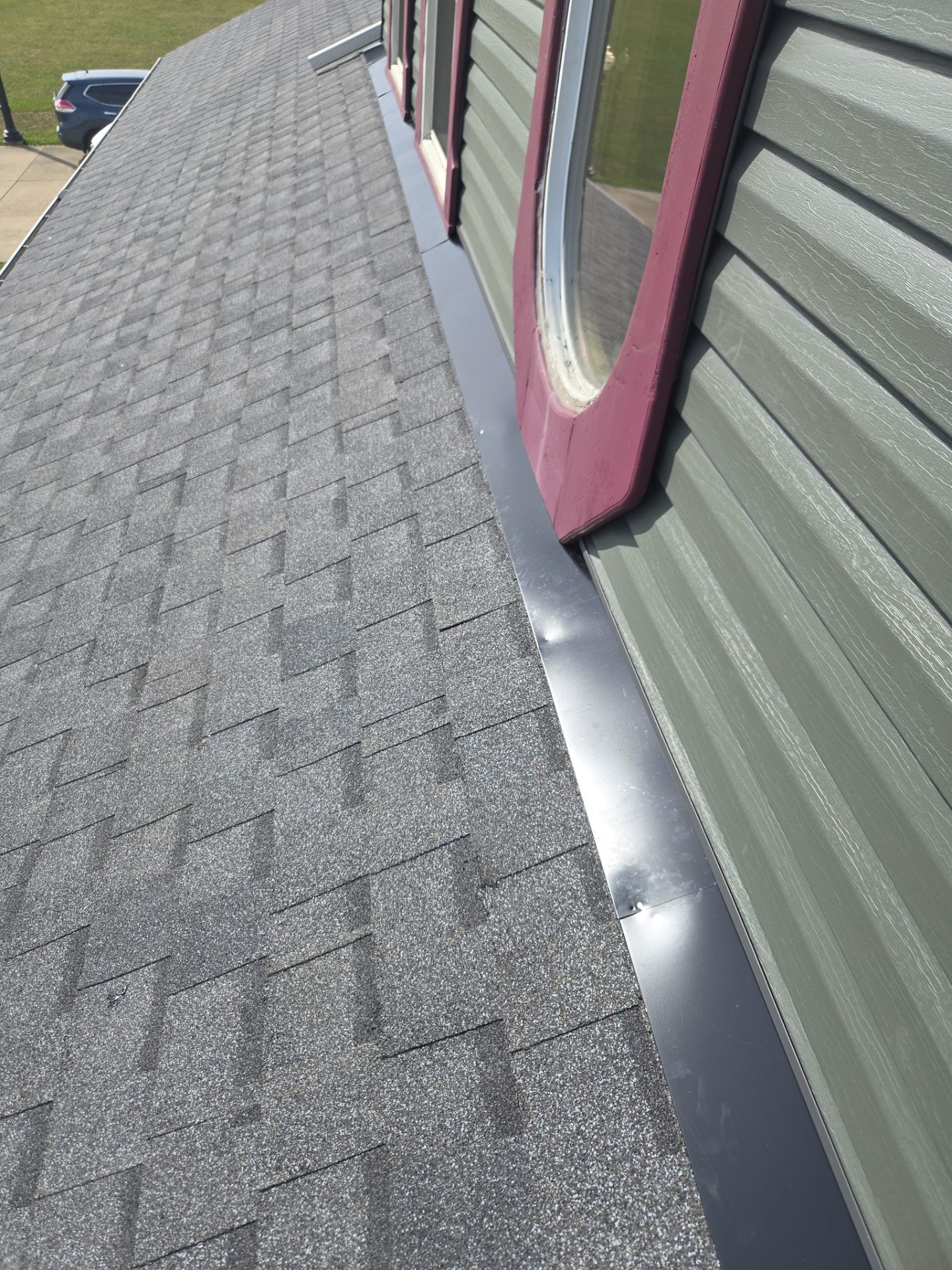 Laurie S: Atlas Pinnacle, Color, Pewter, Drip Edge, Color, White by Eagle Eye Roofing
