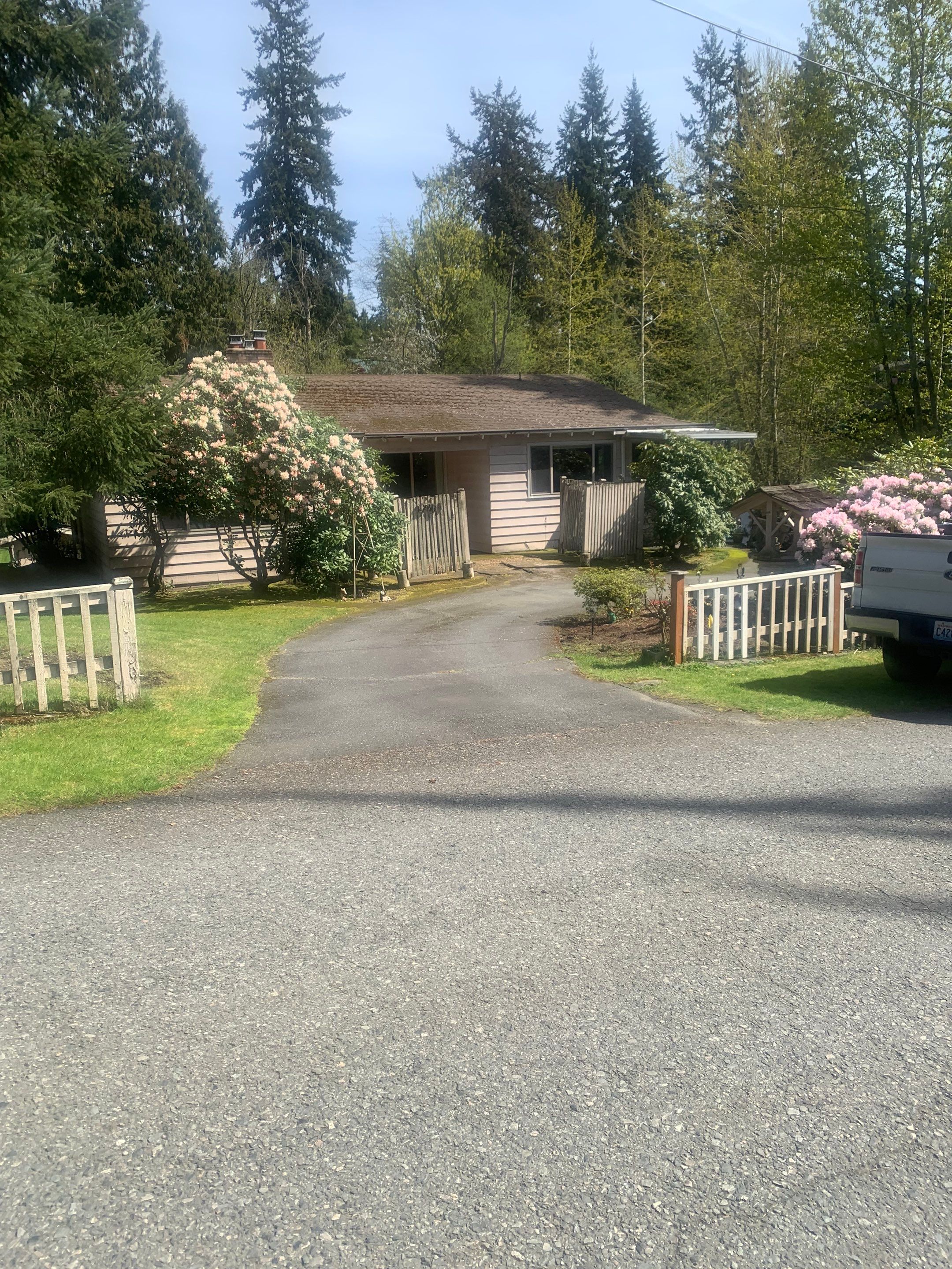 Modern Entry Fence by Jireh Asphalt & Concrete Inc 