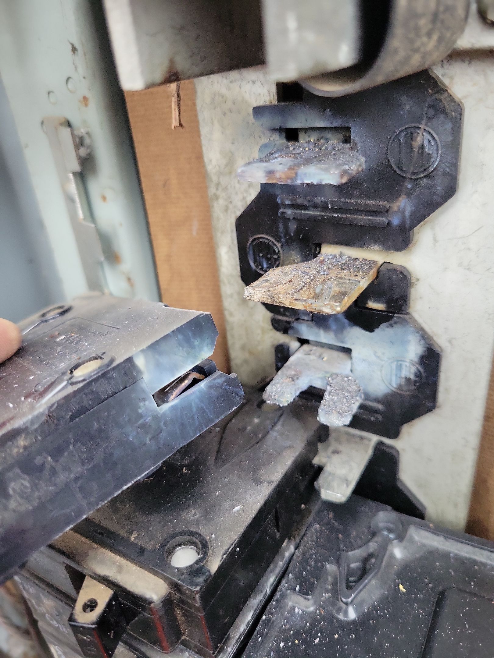 200a mpu by Peach Electric Inc