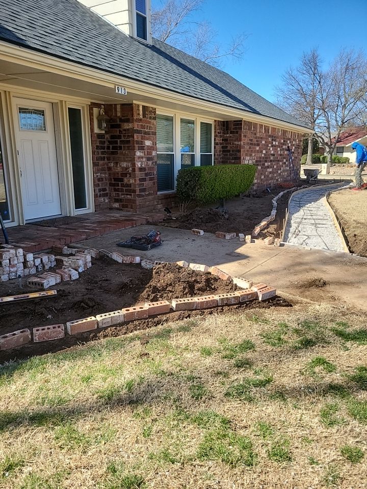 Concrete sidewalk using Concrete by Clays Services Inc
