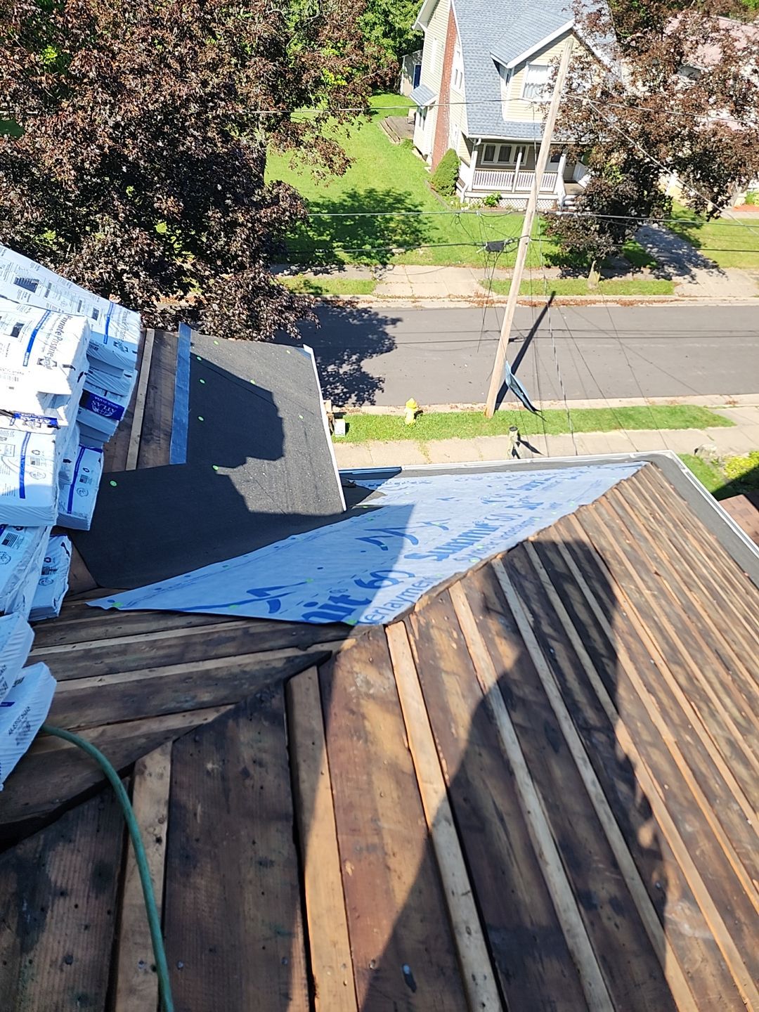 ATLAS PINNACLE COLOR: MAJESTIC SHAKE by Eagle Eye Roofing