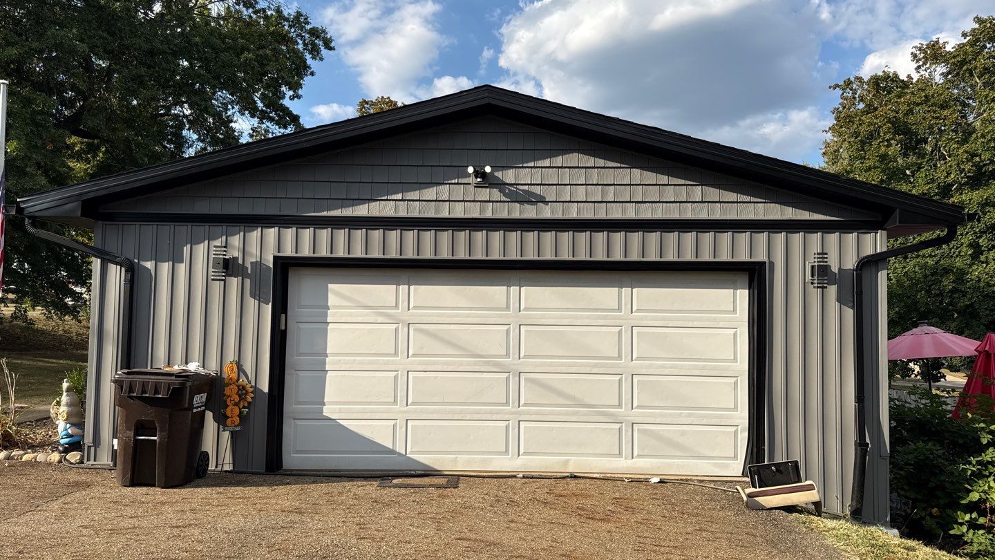 Lori & Darren Burrows by Silver Leaf Contracting 