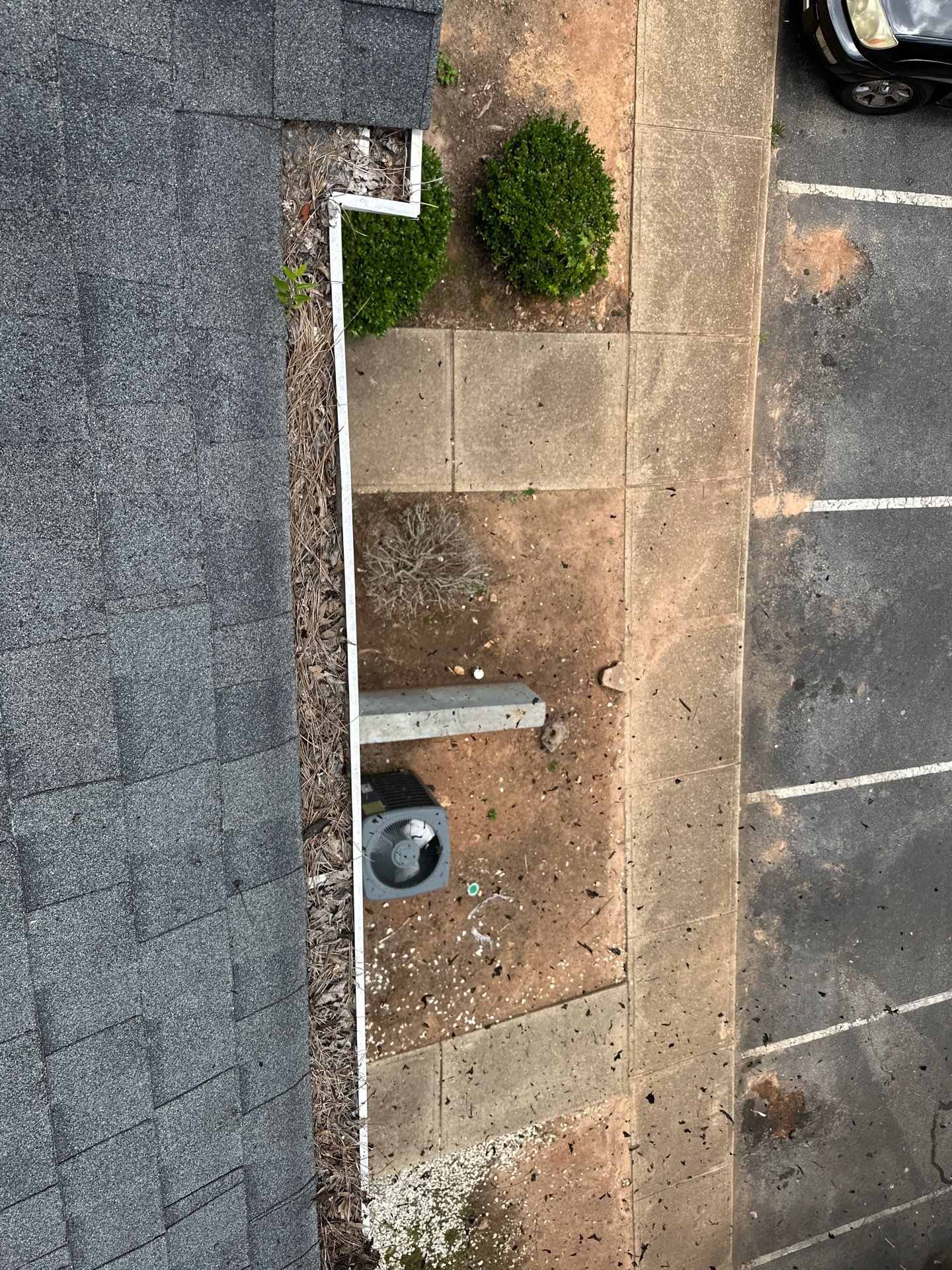 HOA gutter cleaning before photo.