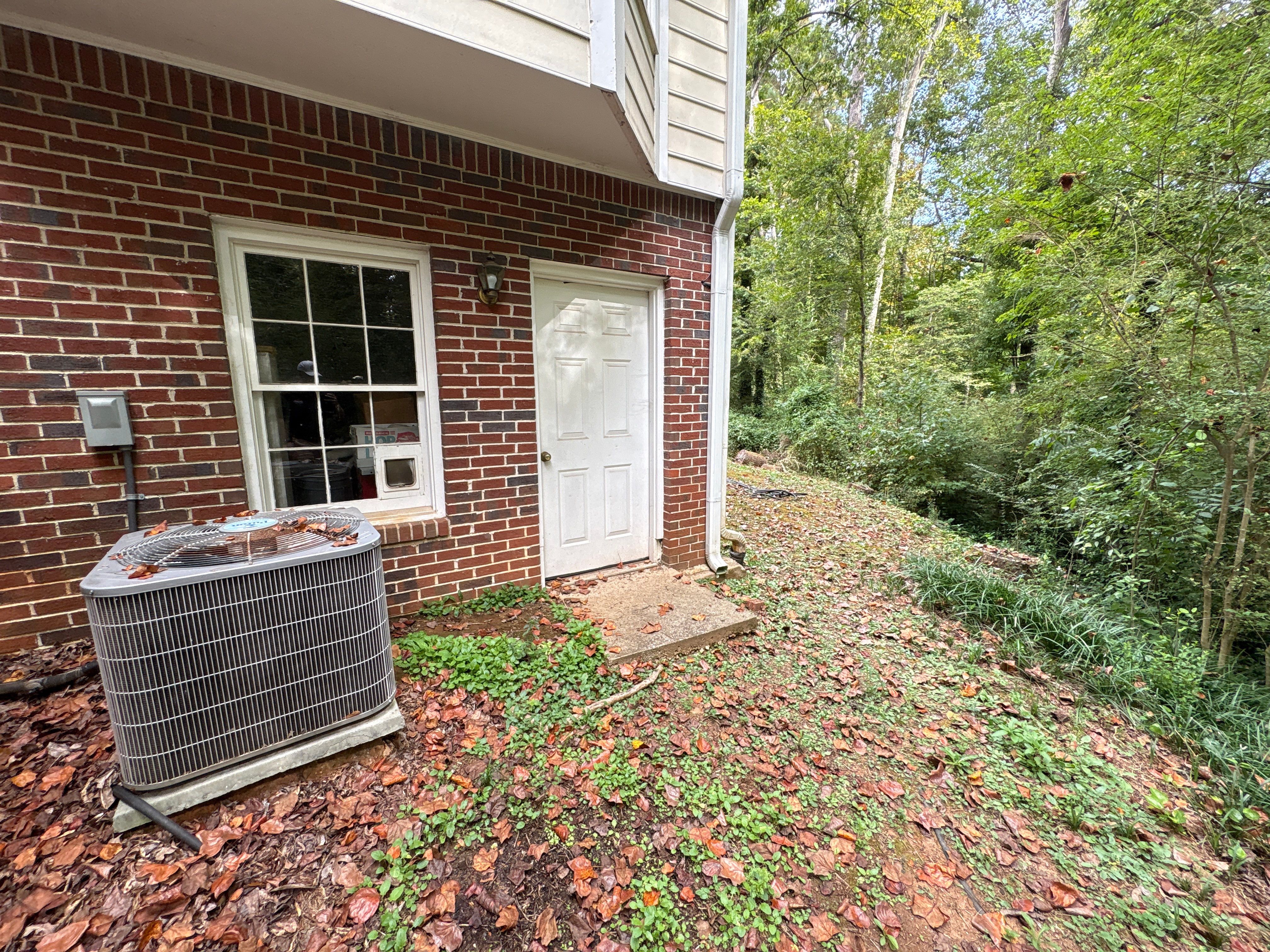 53 Window Replacements with Master 2800 Series Vinyl Replacement Windows and James Hardie Siding Installation by Nelson Exteriors 