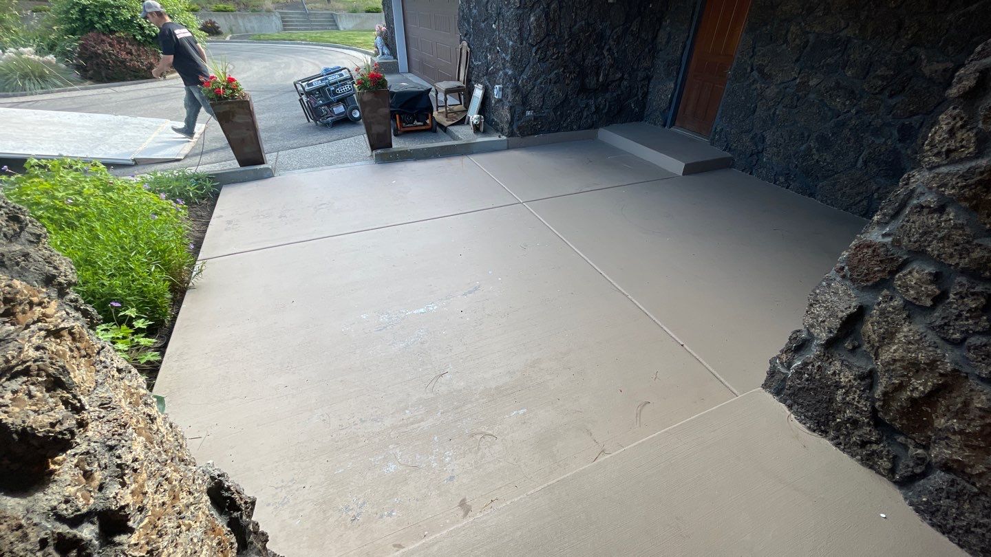 Patio Transformation using Rockford 1/8" Flake by Croc Coatings, LLC