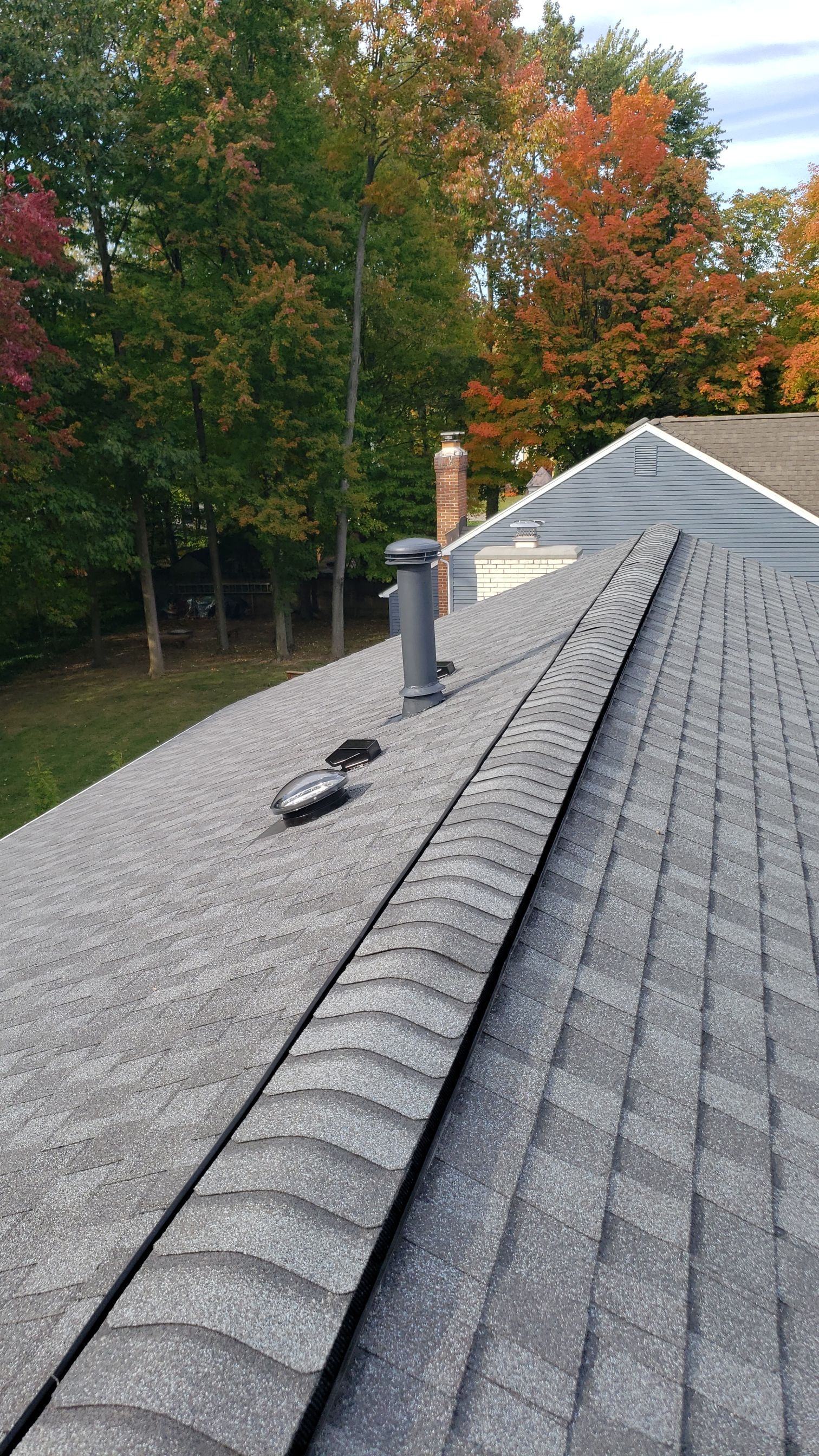 CERTAINTEED LANDMARK COLOR: PEWTER DRIP EDGE: WHITE by Eagle Eye Roofing