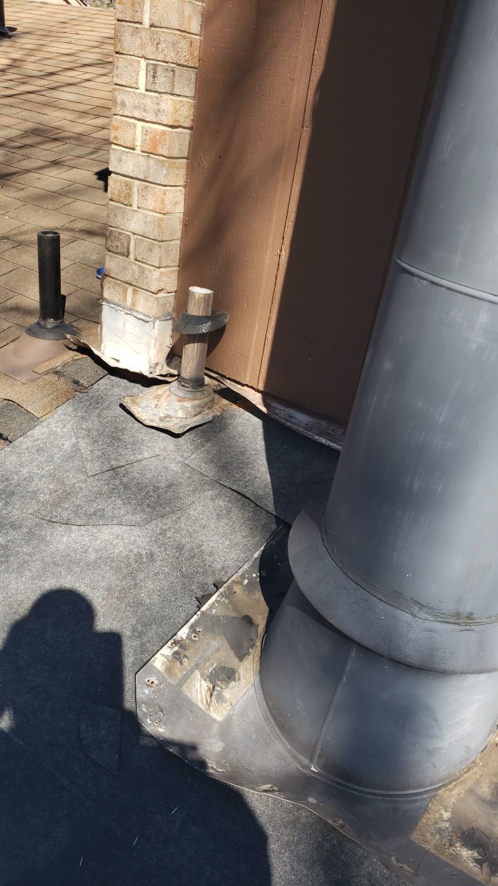 Reston CertainTeed Landmark Resawn Shake New Roof Installation & Siding/Trim Repairs by RM Banning, Inc.