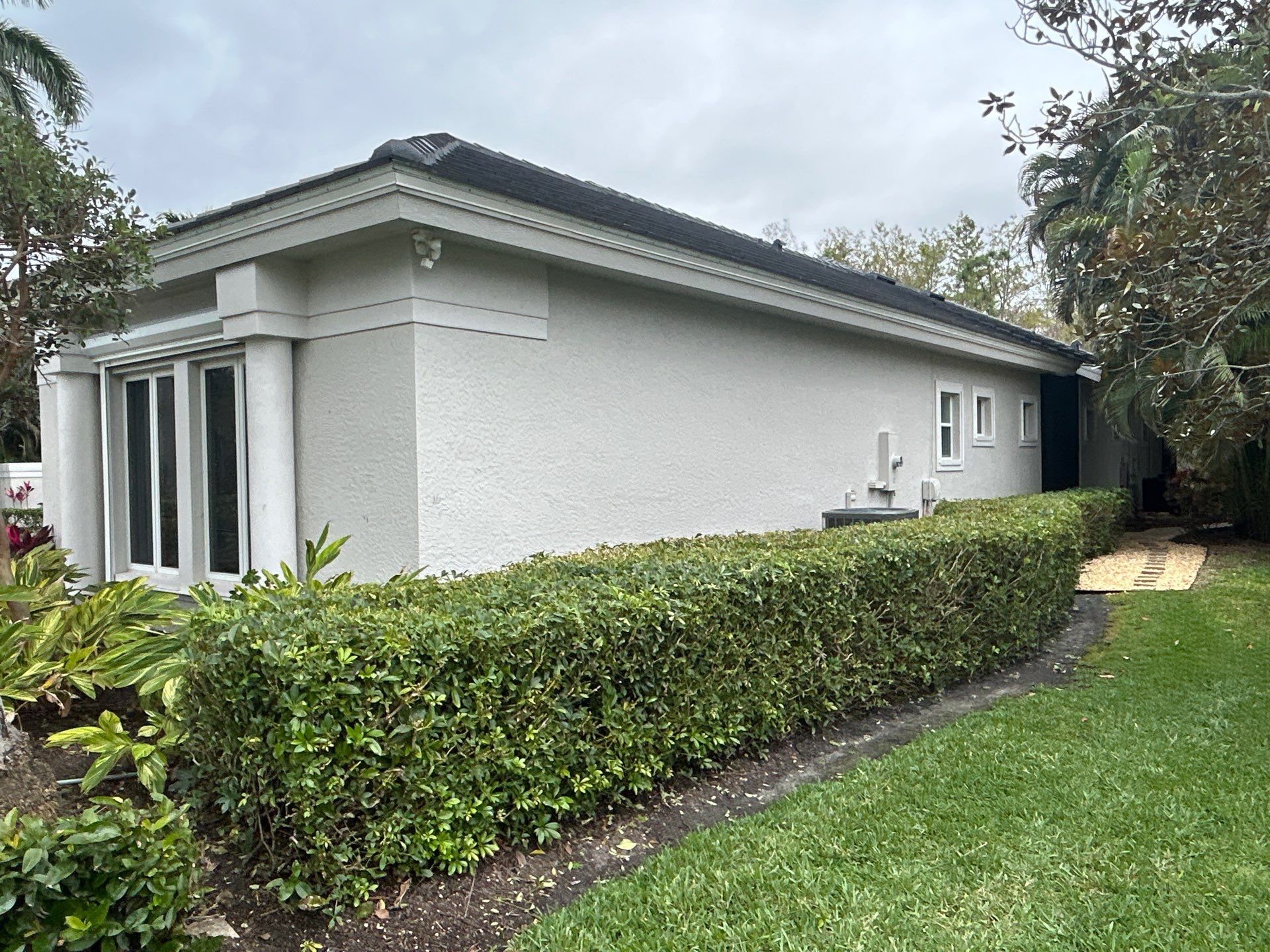 7-Inch Seamless Gutters for Luxury Homes in Naples FL by Gutter Professors