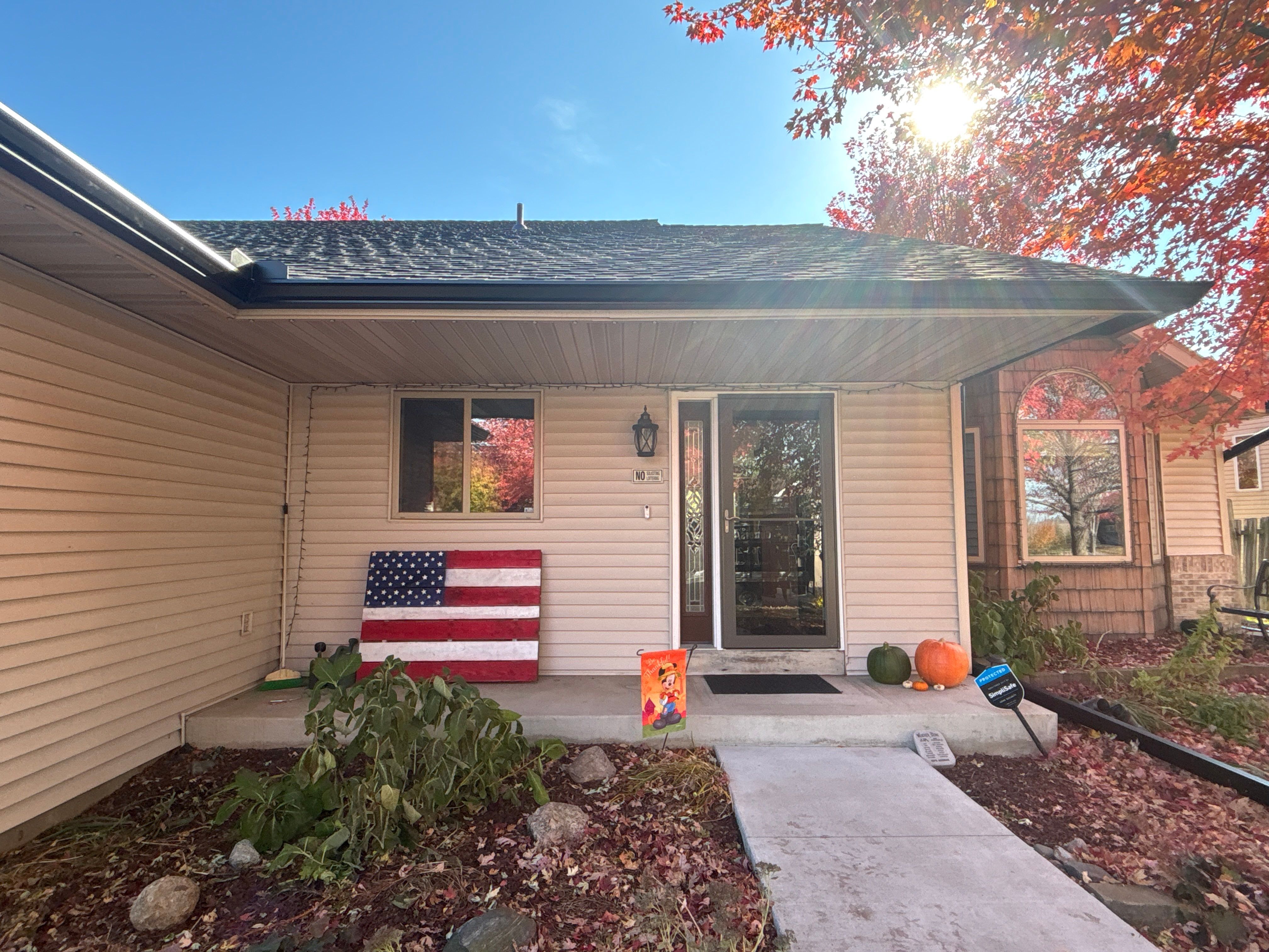 6" Seamless Gutter Installation with Leaf Blaster Pro – St. Michael, MN by Next Level Seamless Gutters / Exteriors Inc.