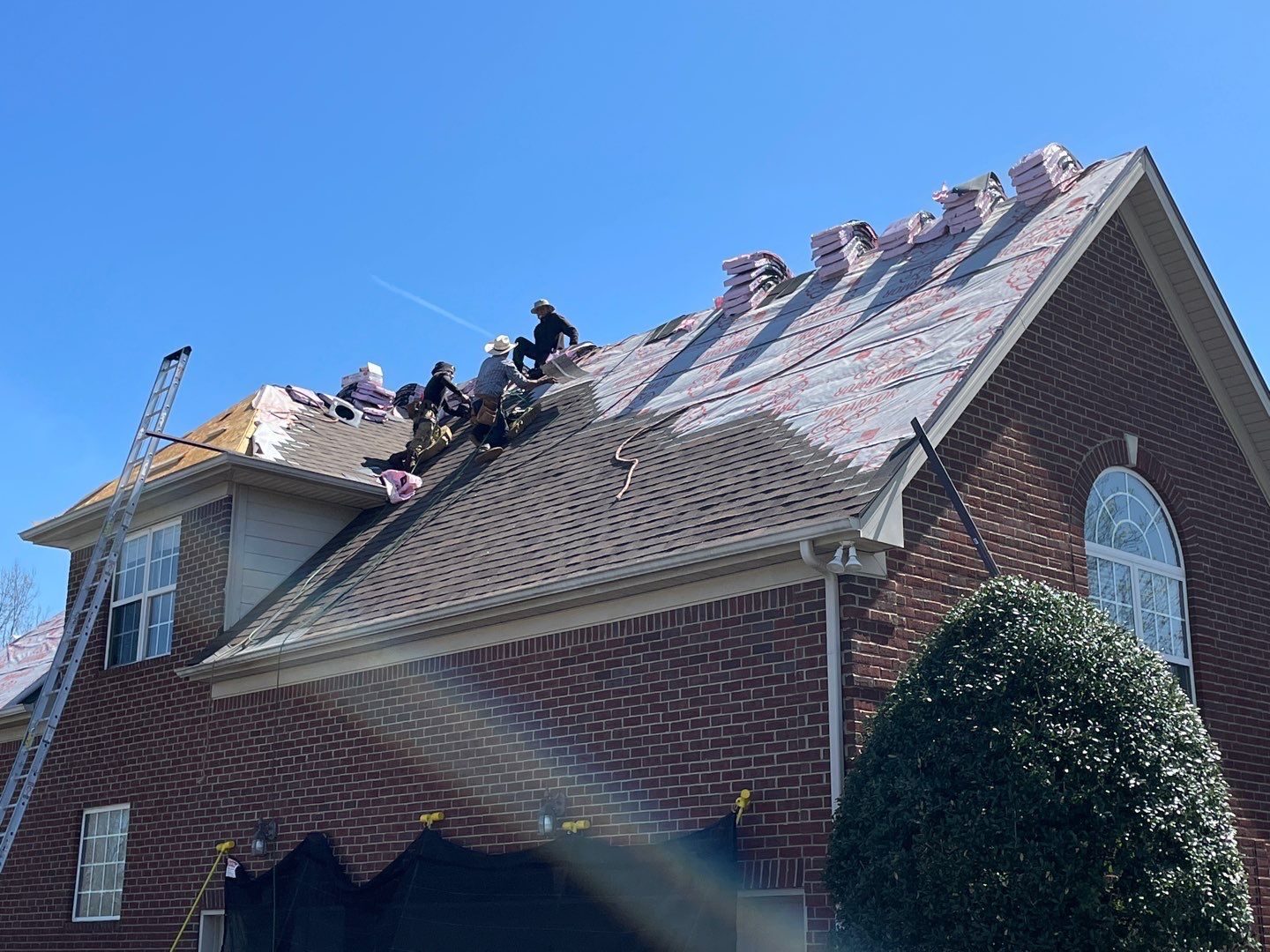 Owens Corning Duration in Teak by Undersun Roofing 