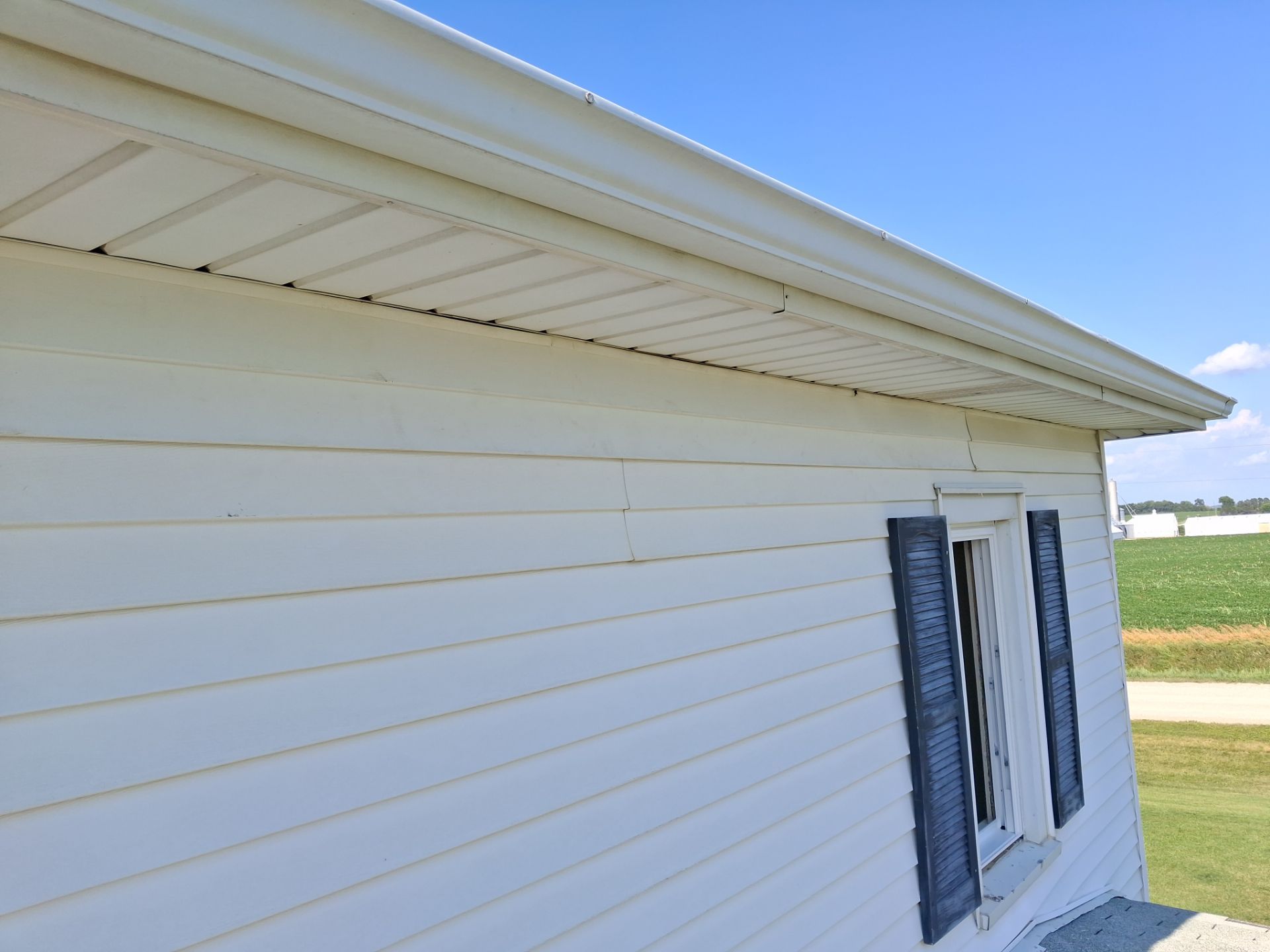 A Fresh Look with Midway Hawthorn Series Windows by United Windows and Siding LLC