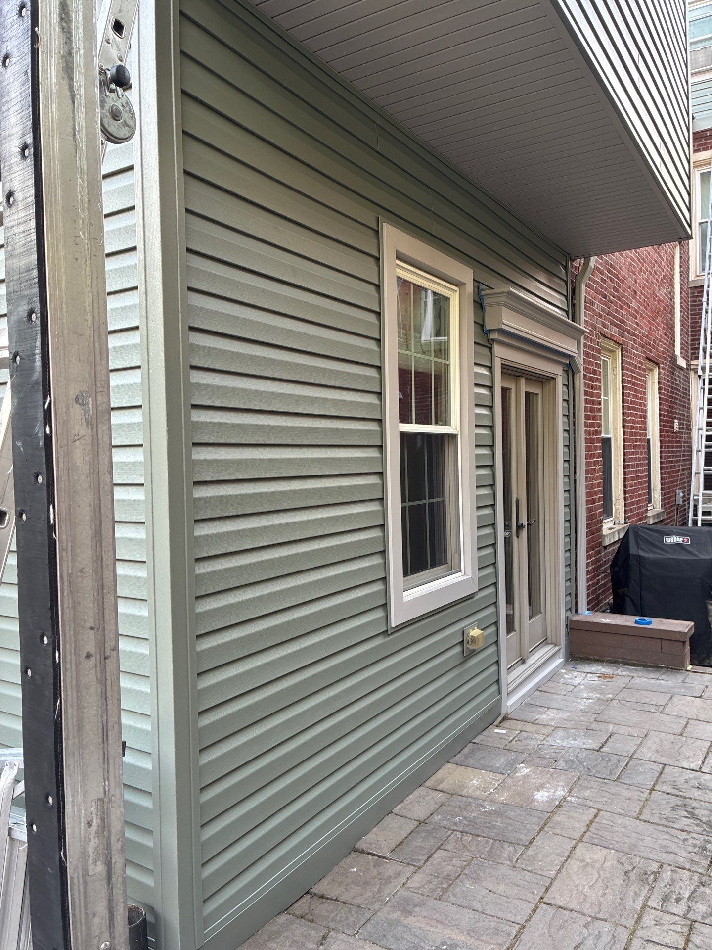Mastic Ovation Vinyl Siding Renovation for Pittsburgh Rowhome by Ideal Siding Pittsburgh