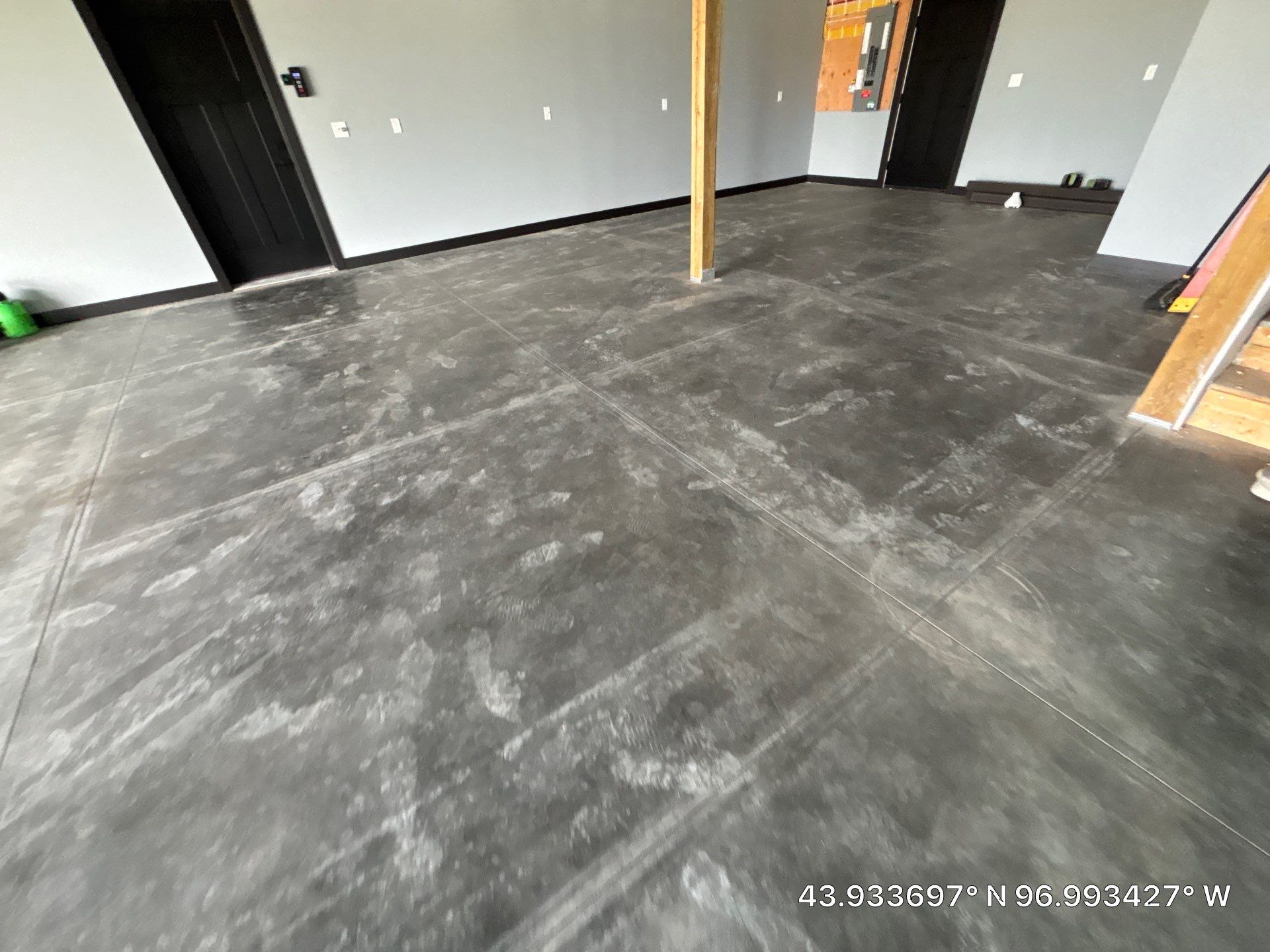 Polyaspartic Garage Floor Coating with Decorative Flake in Wentworth by Select Painting, Coatings & Garage Cabinets