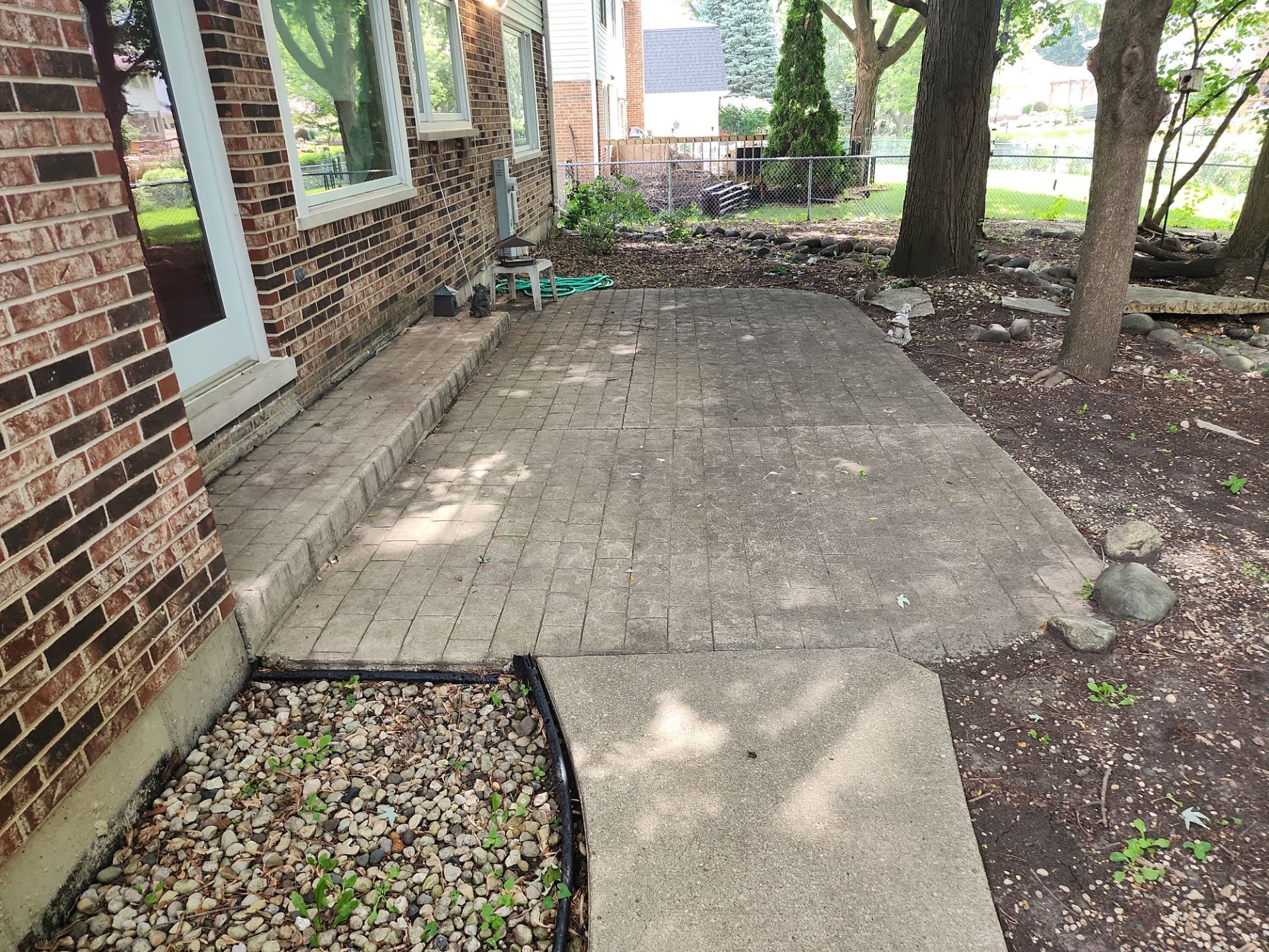 Palatine house wash and concrete power washing by Northern Power Washing LLC.