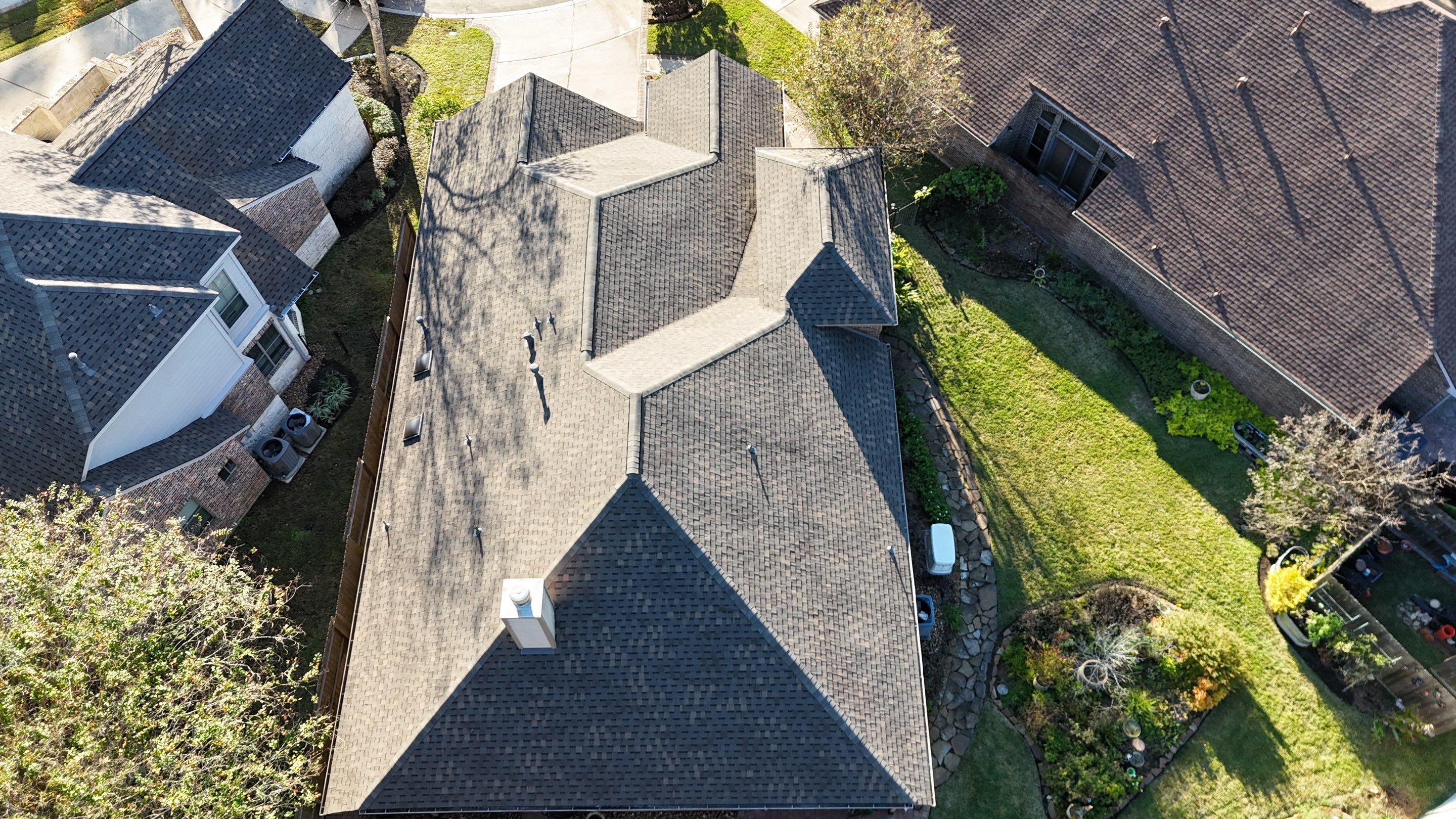 Kingwood Roof Installation using Atlas Pinnacle Pristine by Modern BYLT Roofing & Construction