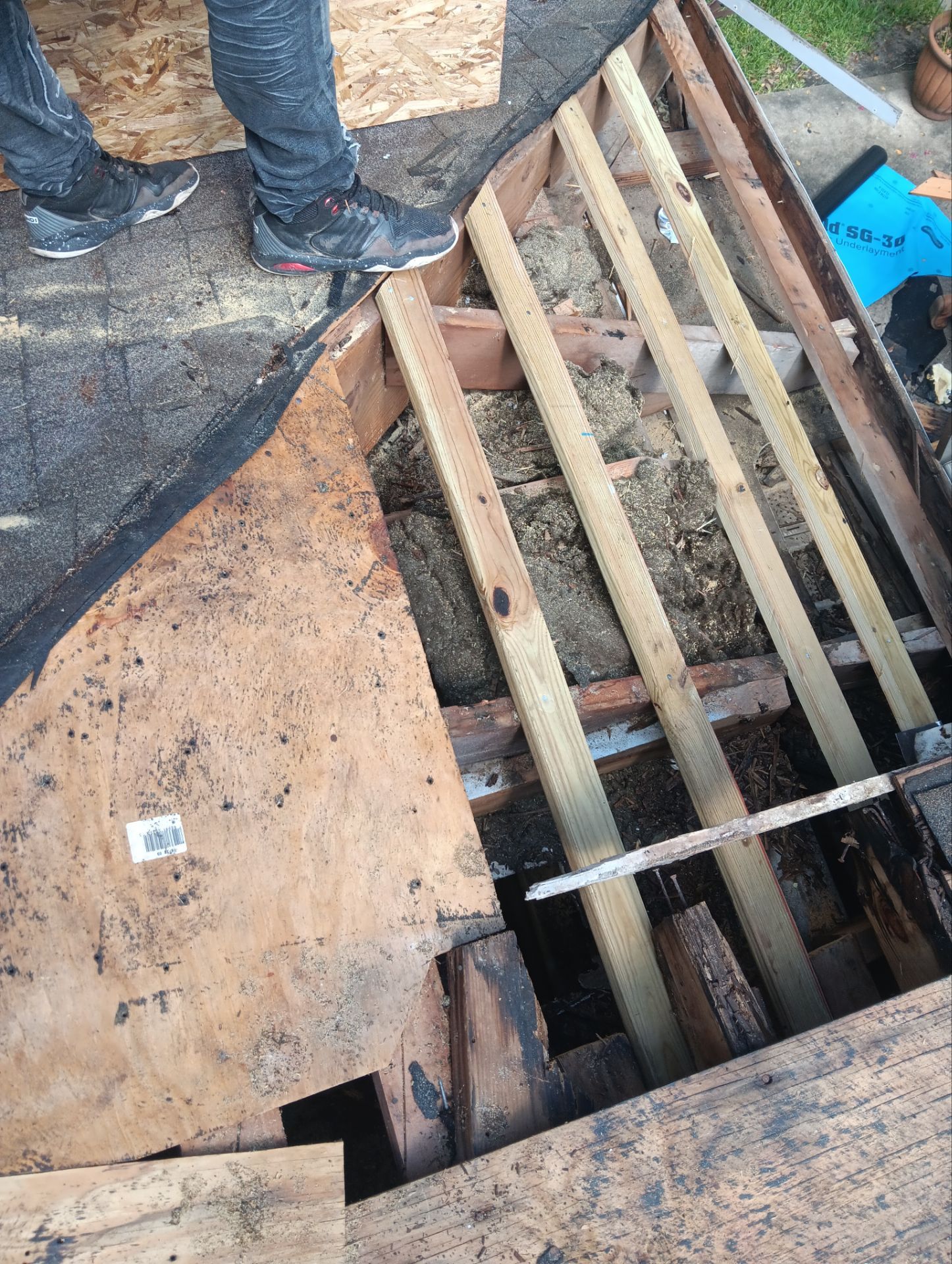 Residential Roofing Repair using Owen's Corning Duration (Lifetime) Shingles by Roof Repair Company