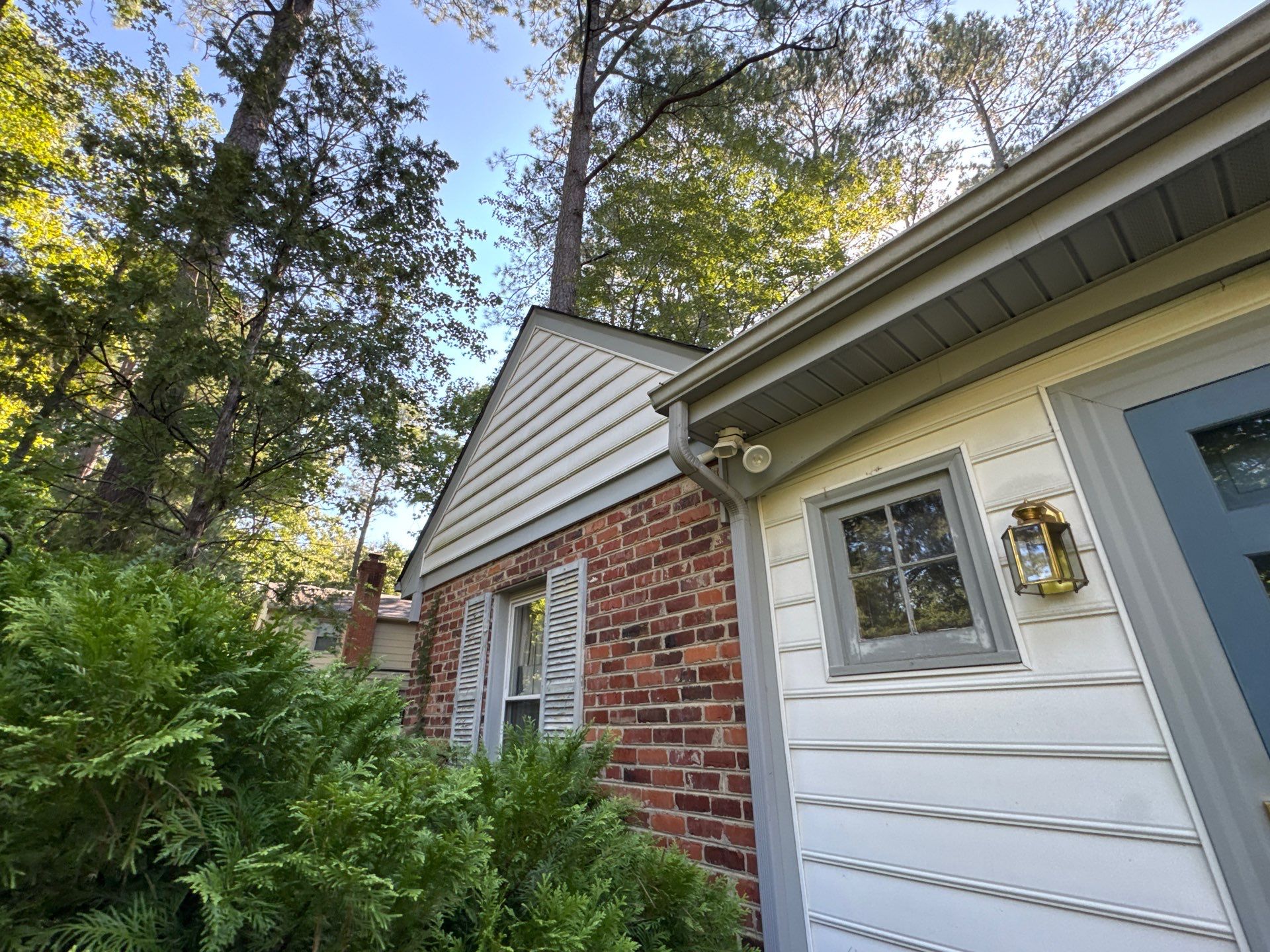 Architectural Shingle Roof and New Siding Installation in Richmond by Cade Construction