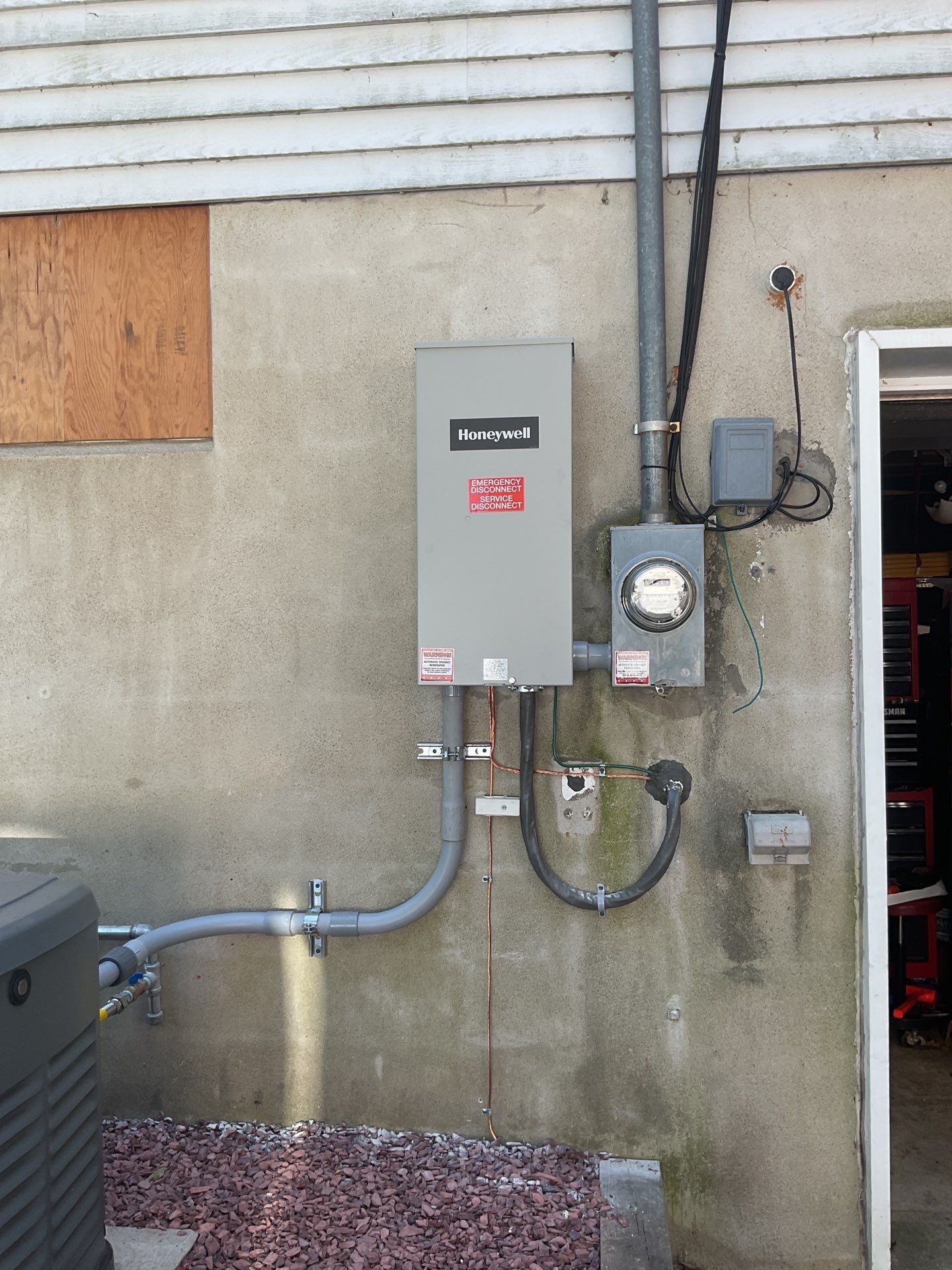 ZAM Installs 20kW Honeywell Generator with Transfer Switch by ZAM Electric