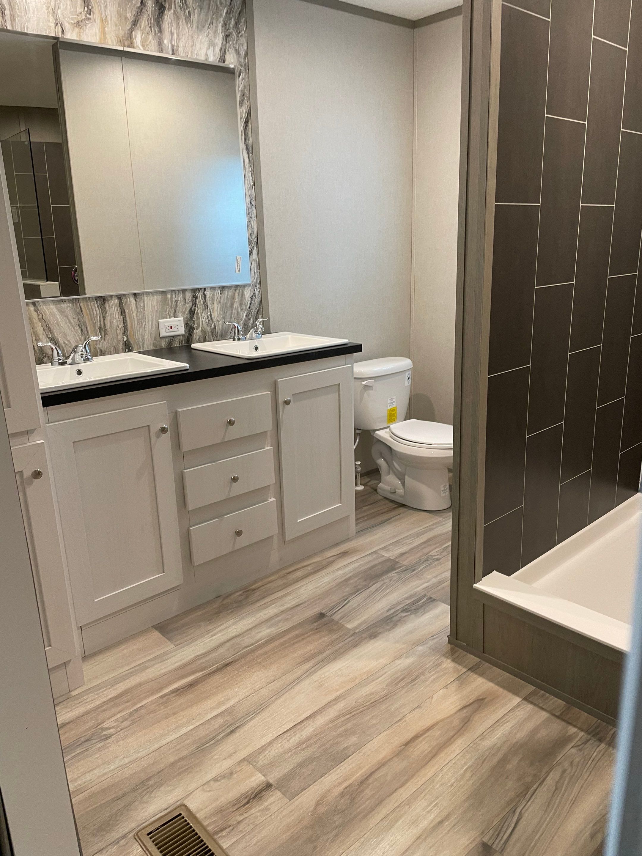 Shower House by Clayton Homes of Walton