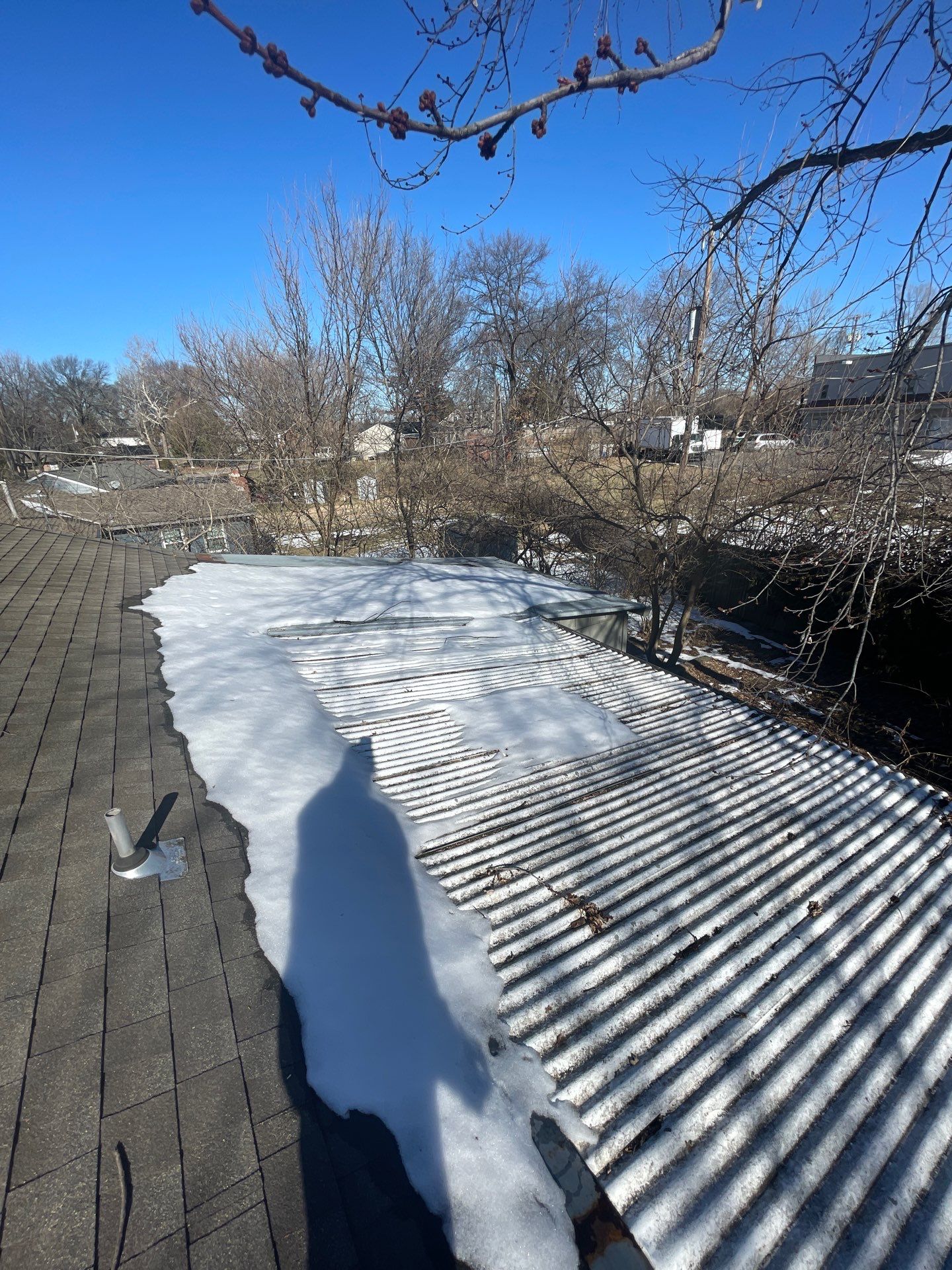 Storm Damage repair in Kansas City Missouri  IKO Dynasty Roof by EEC  Windows, Siding & Roofing 
