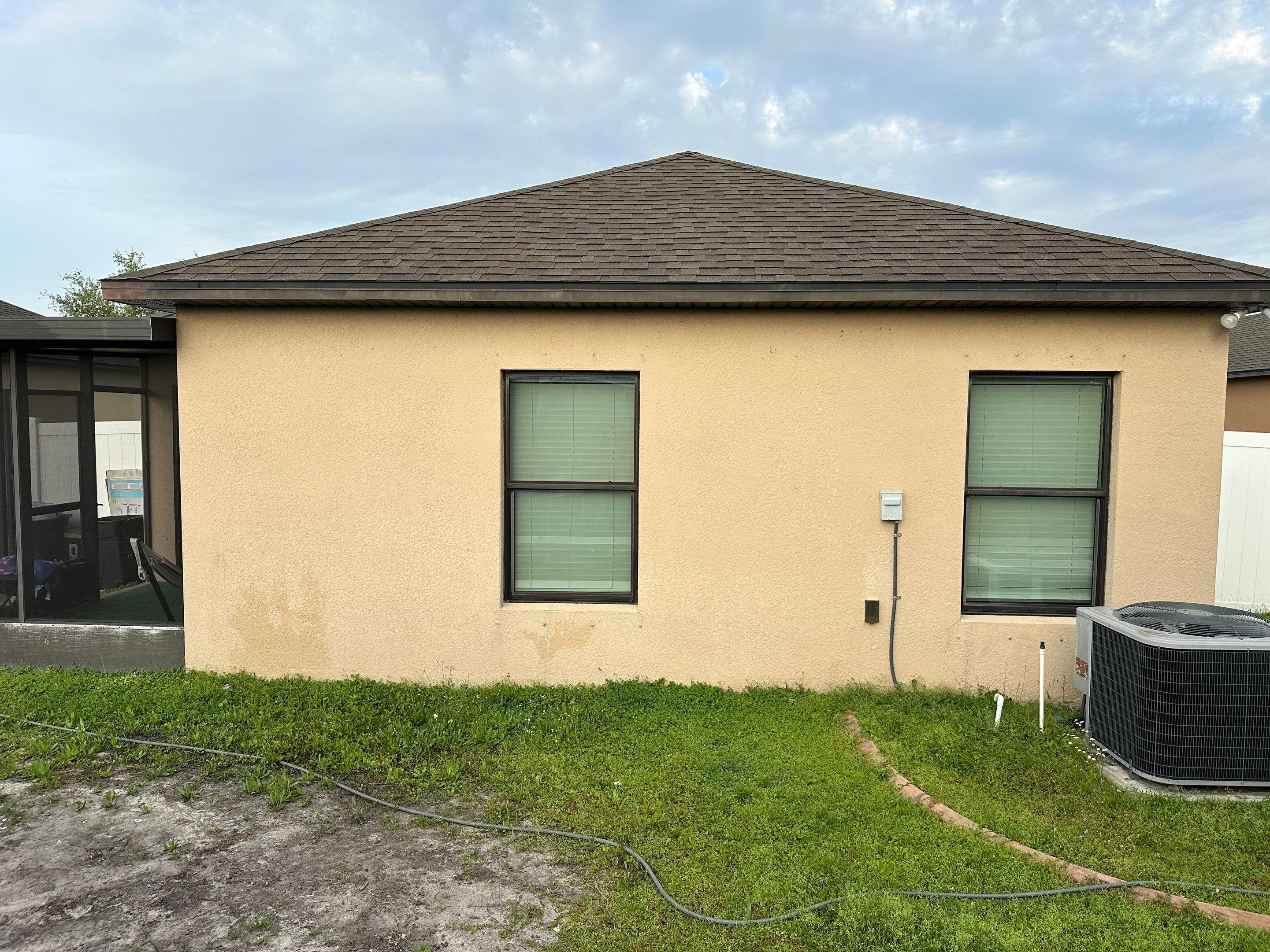 House Wash & Driveway Cleaning in Palmetto Estates Community, Palmetto, FL by Sunshine AquaWash