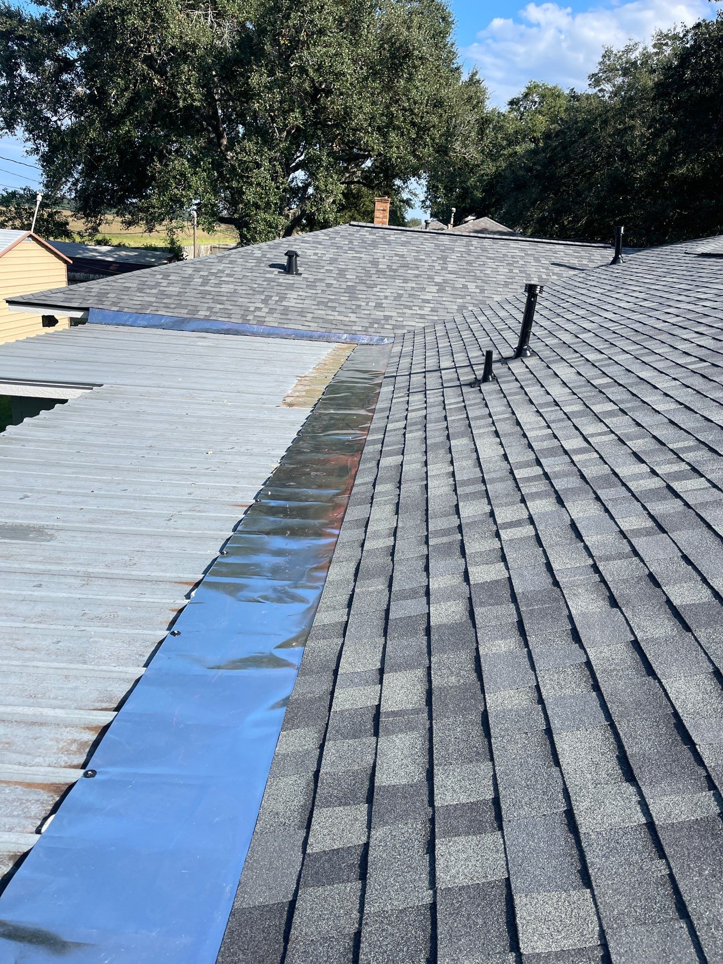 Residential Roofing Installation using Owen's Corning Duration (Lifetime) Shingles by Roof Repair Company