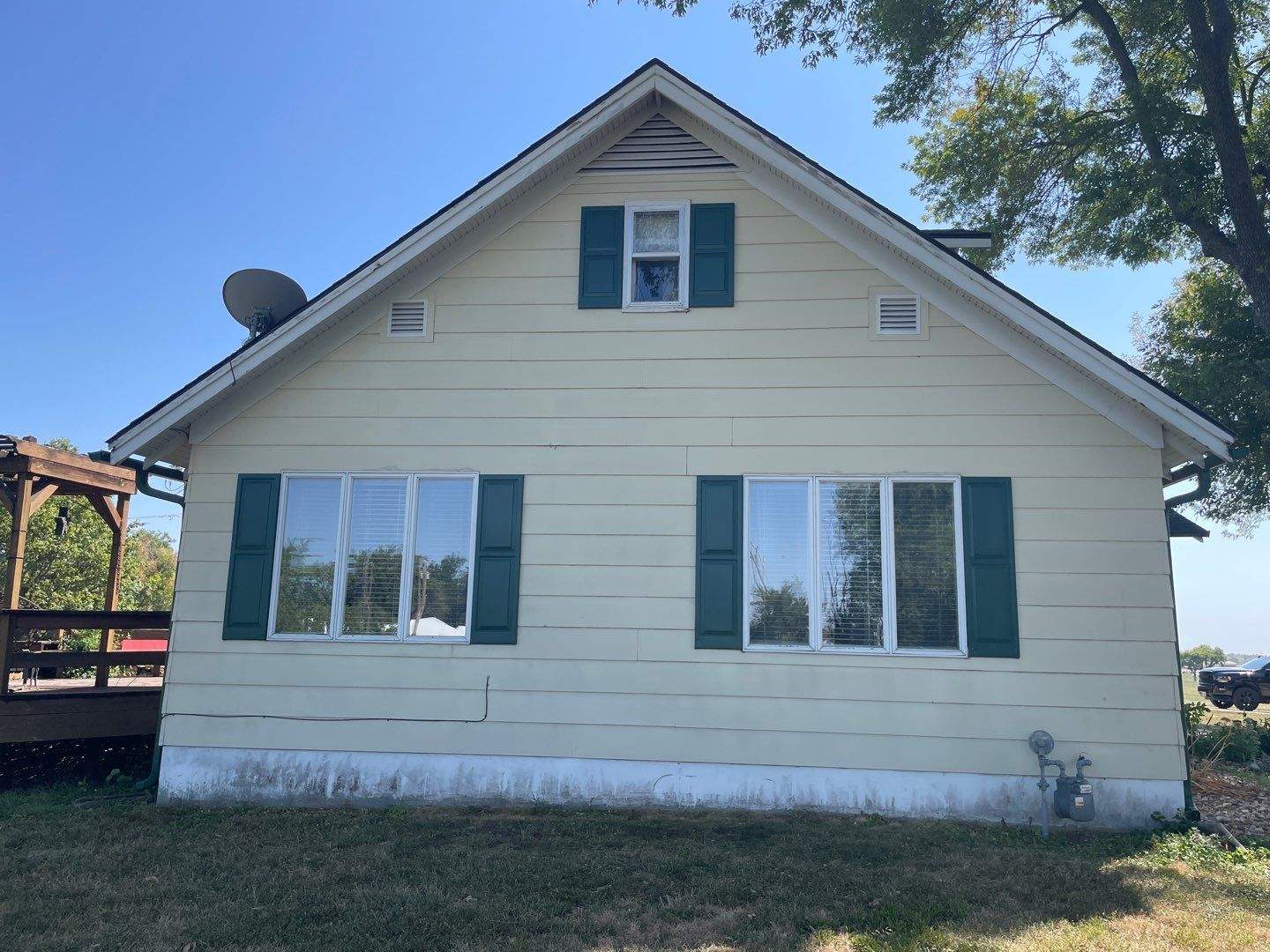 Siding Installation using Craneboard D7 by EEC Windows, Siding & Roofing