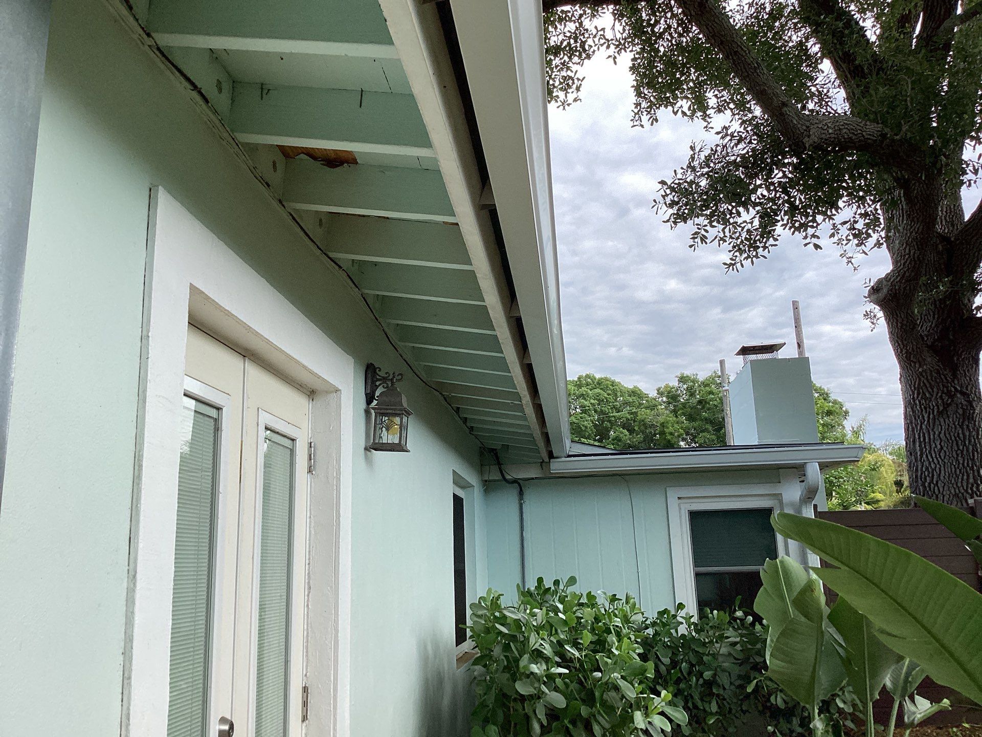 Elegant 7-Inch Seamless Gutters in Sarasota FL in Sarasota FL by Gutter Professors