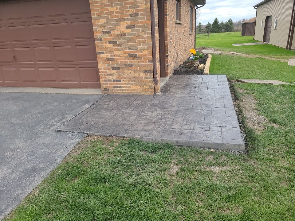 Outdoor Living Addition and Concrete by Ivy Lea Construction