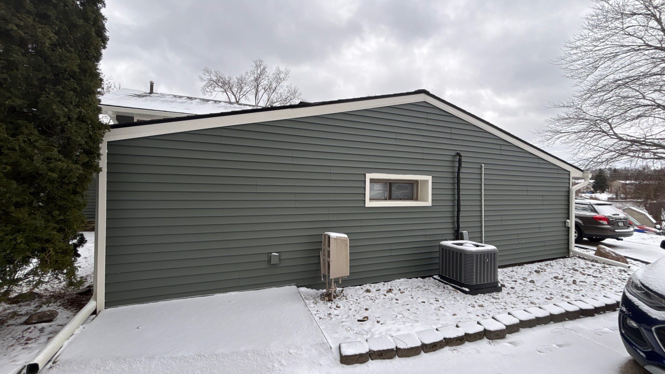 Siding Replacement using Alside Charter Oak D4.5" by 180 Contractors