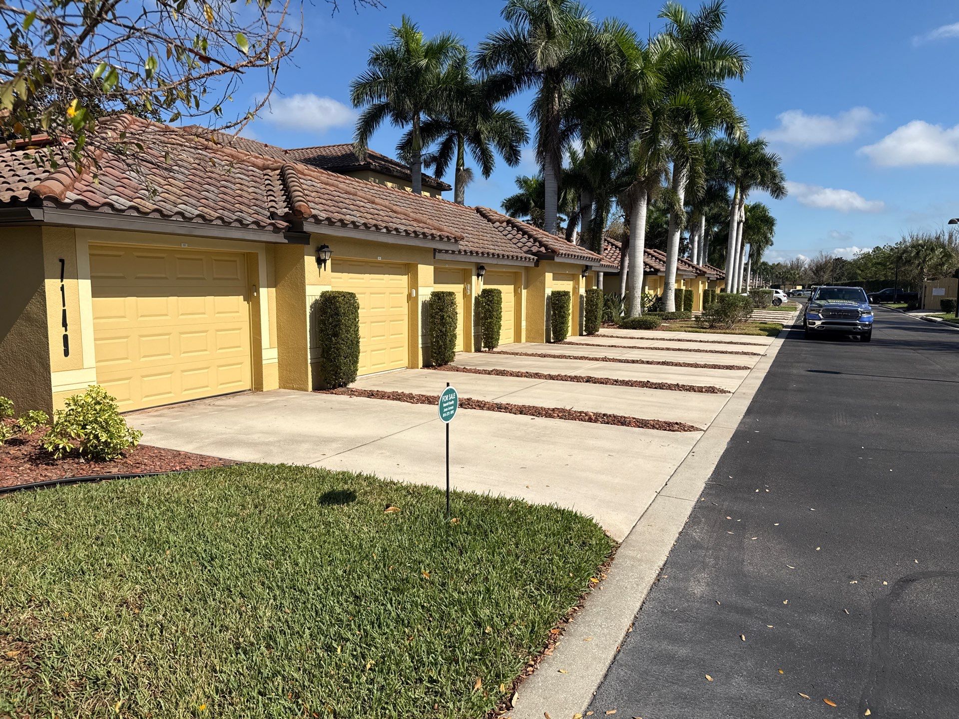 HOA Condo Concrete Driveway & Sidewalk Cleaning – River Strand Community, Bradenton, FL by Sunshine AquaWash